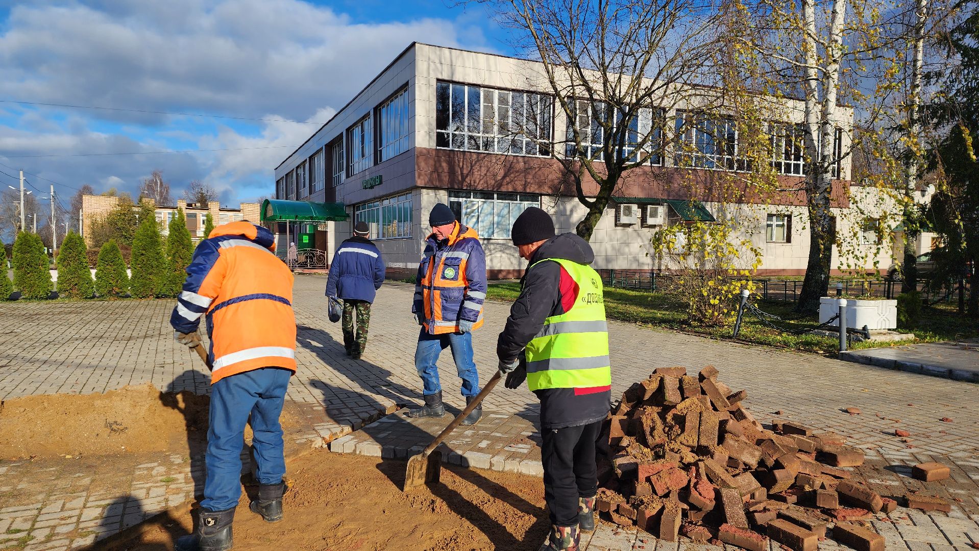 ремонт тротуара, благоустройство, брусчатка,