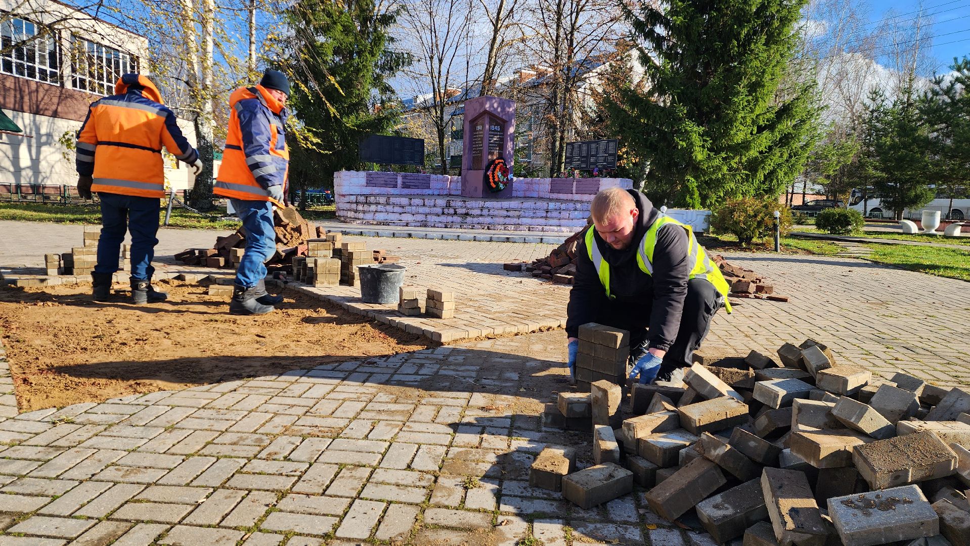ремонт тротуара, благоустройство, брусчатка,