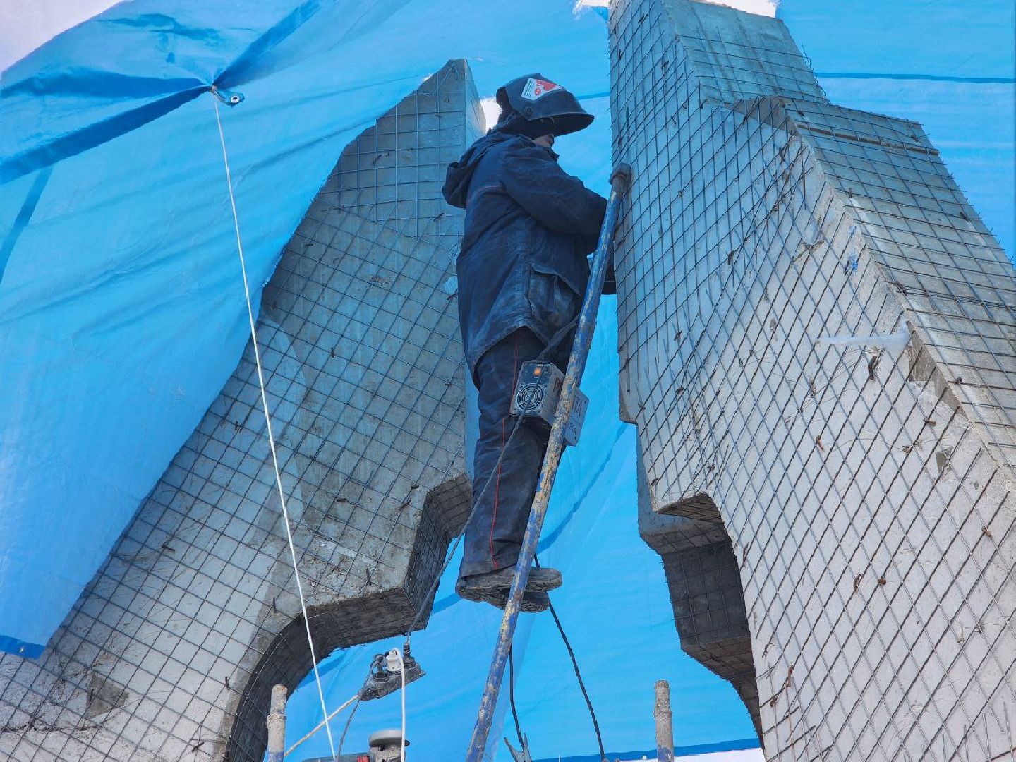 можайск, можайский городской округ, подмосковье, памятник, памятника Ветеранам локальных войн и военных конфликтов, возведение памятника, память, благоустройство, работы, вертикалки,