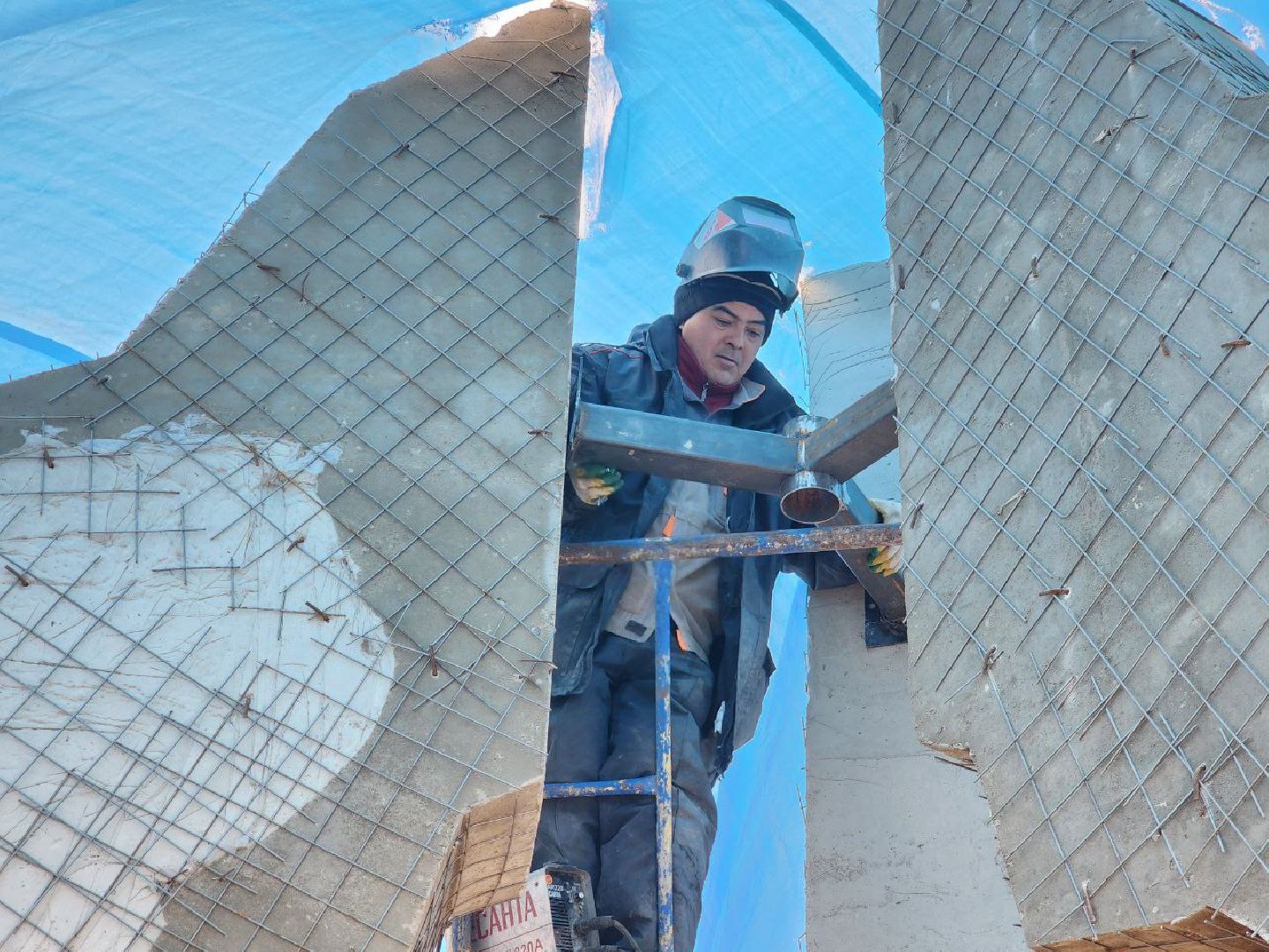 можайск, можайский городской округ, подмосковье, памятник, памятника Ветеранам локальных войн и военных конфликтов, возведение памятника, память, благоустройство, работы, вертикалки,