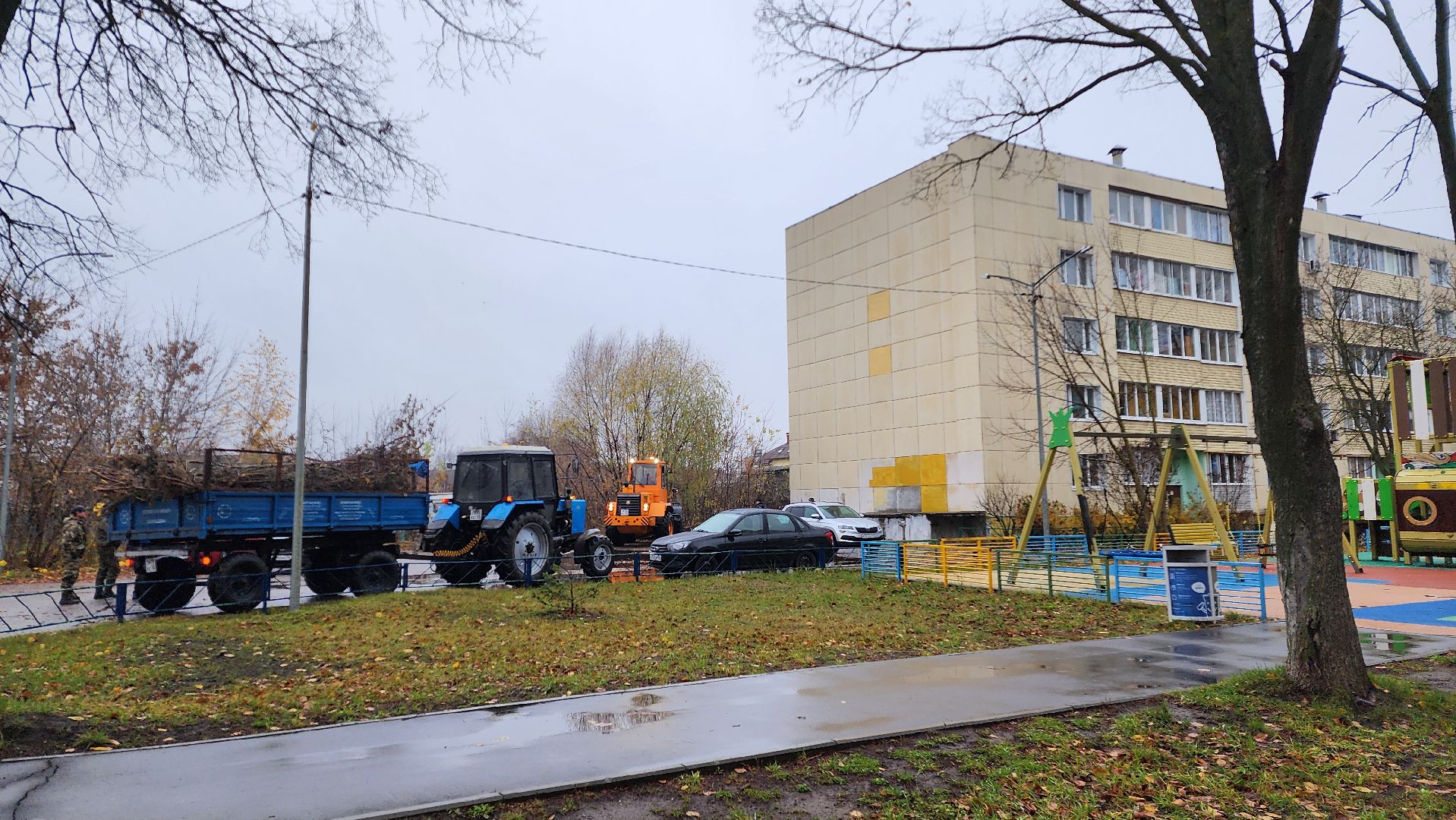 Бронницы, мбу благоустройство, Уборка листвы, Благоустройство улиц к зиме,Вертикалка, вертикальное видео,