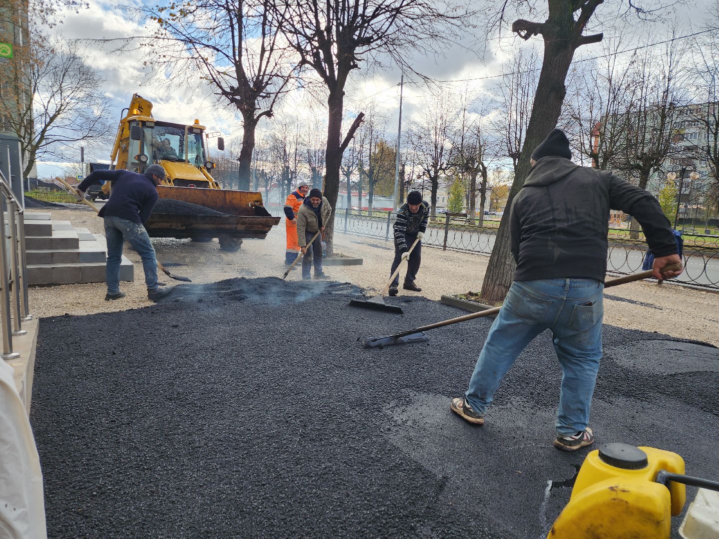 серпухов, подмосковье, благоустройство, укладка асфальта, проезд Мишина, вертикалки,