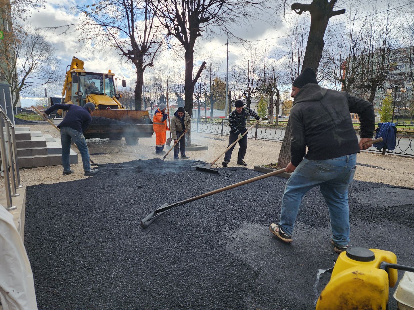 серпухов, подмосковье, благоустройство, укладка асфальта, проезд Мишина, вертикалки,