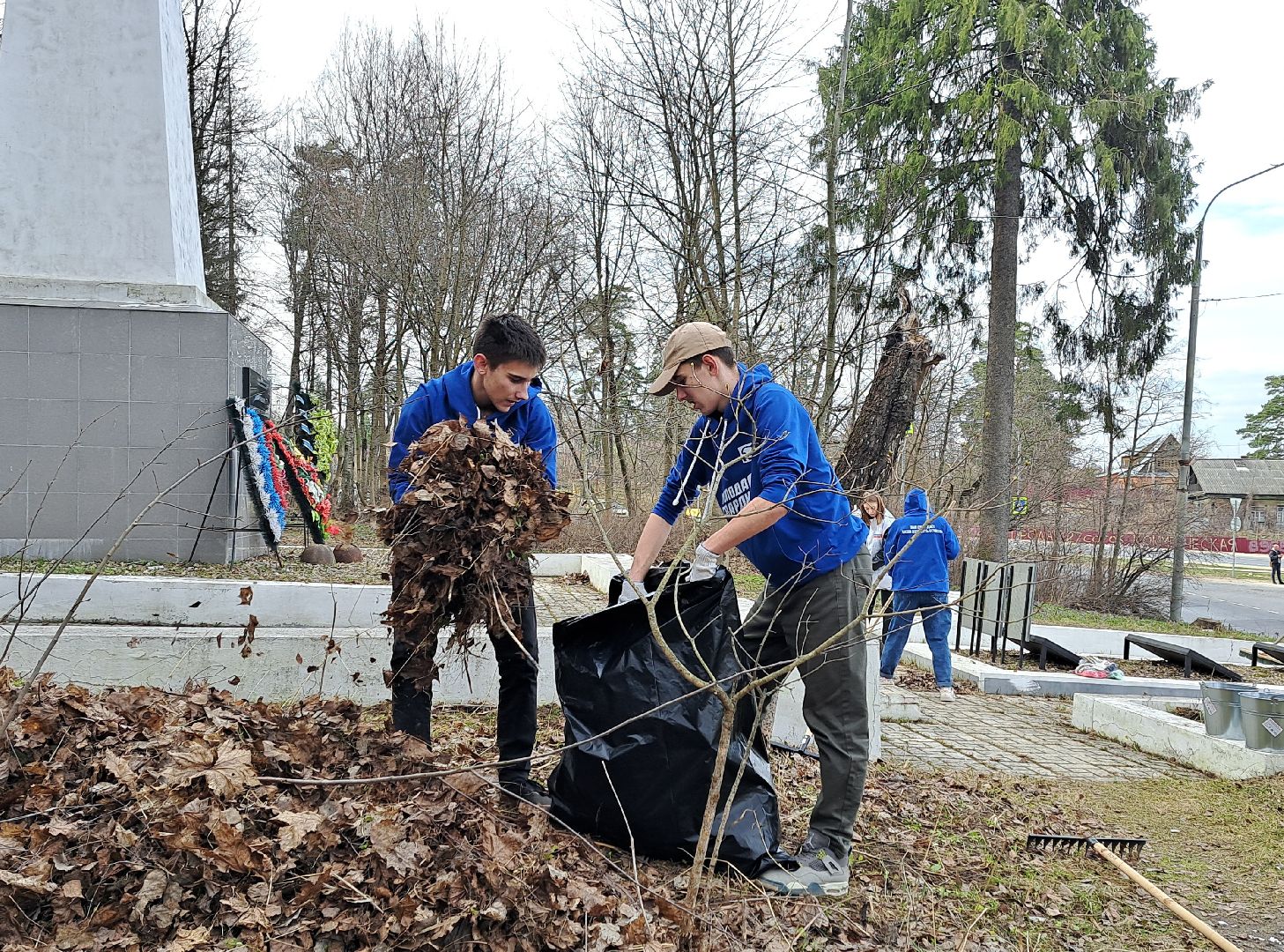 Молодая гвардия, Памятники, Благоустройство, Субботник, Уборка, Акция