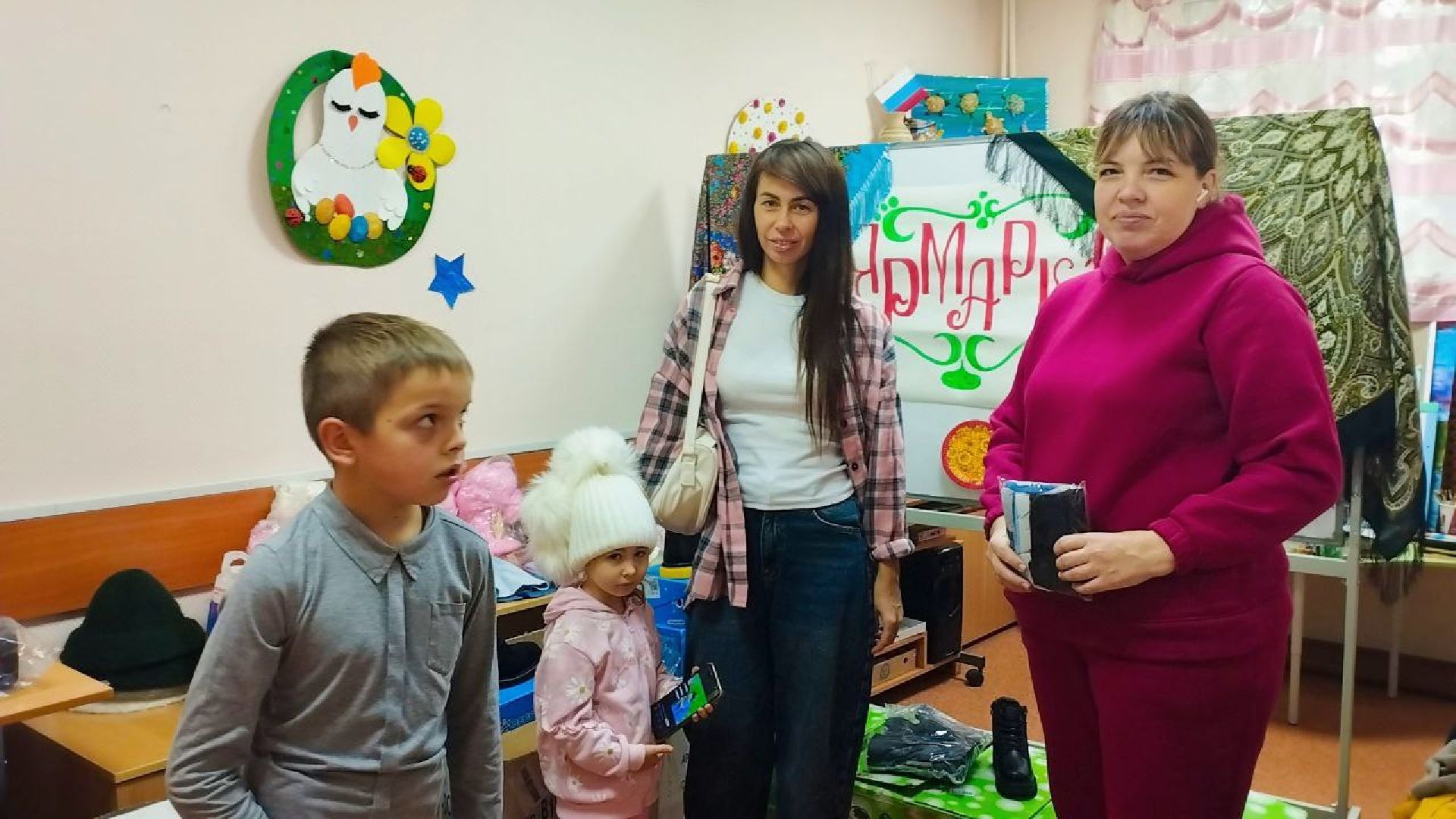 ивантеевка, благотворителньая акция, благотворительная ярмарка, центр социального обслуживания, дети, вещи, одежда, обувь,