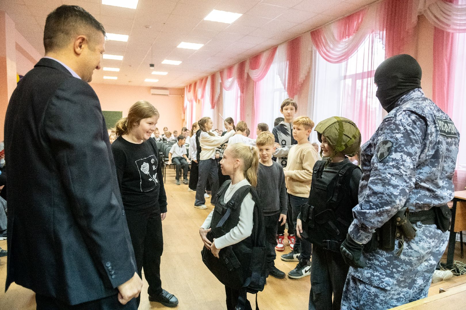 образование, лыткарино, день народного единства, росгвардия, открытый урок, урок мужества, вертикалка,