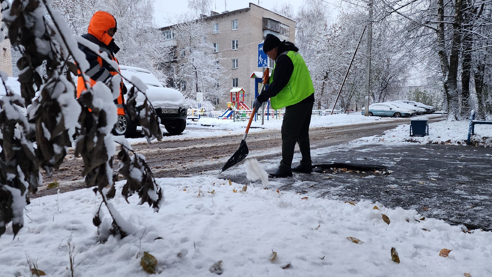 уборка снега, снегопад, коммунальные службы,вертикалка,