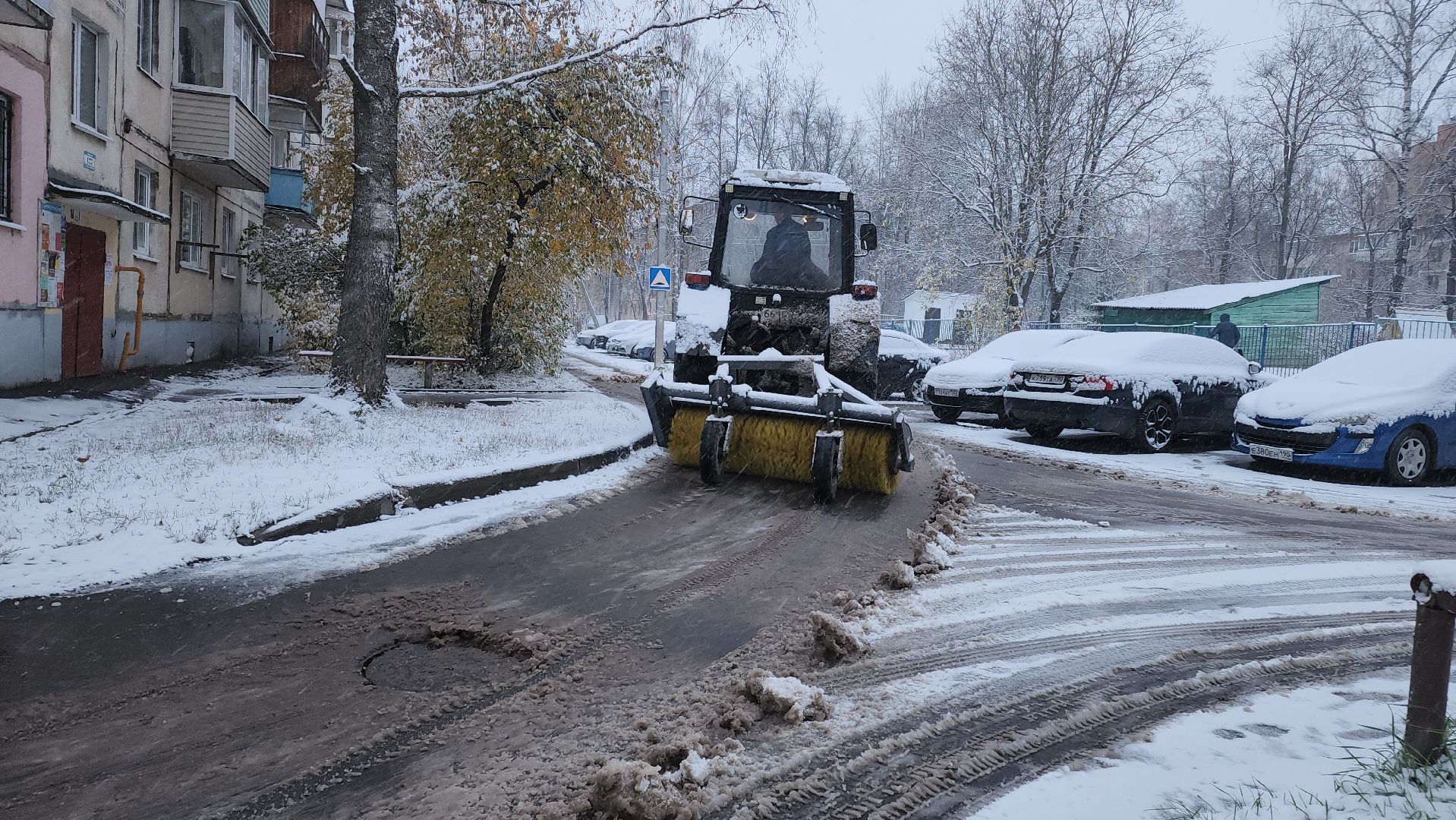 Егорьевск, снег, благоустройство, Подмосковье, первый снег, Московская область,Вертикалки, Вертикальное видео,ЖКХ, Снегопад, Коммунальщики,