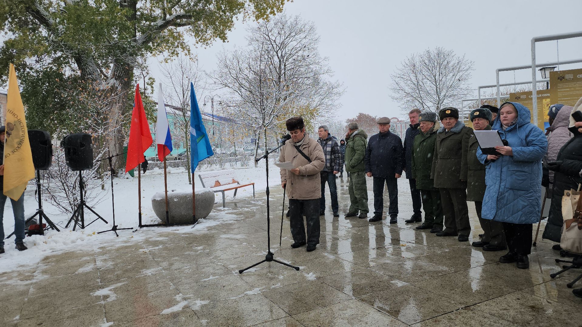 Коломна, выставка под открытым небом, иконы, вертикалки,