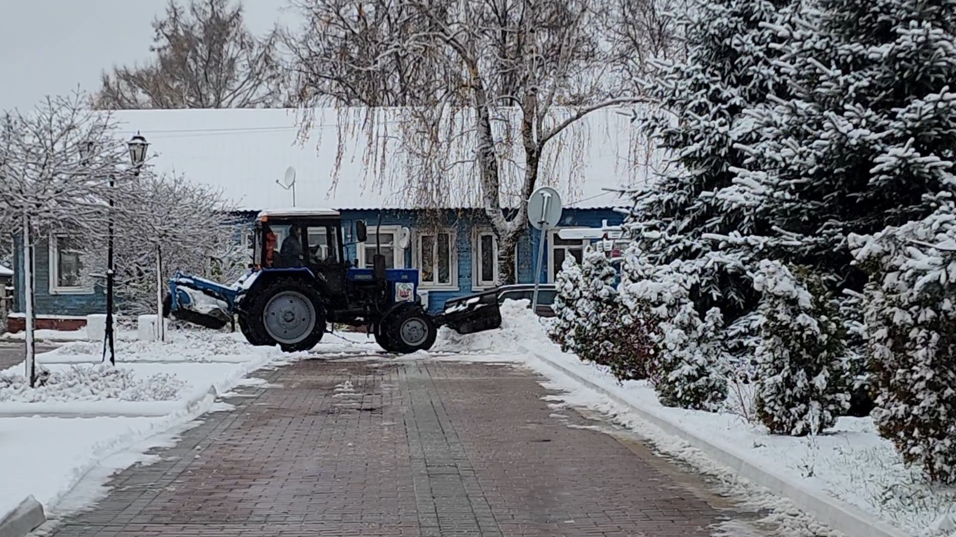 Бронницы, Убока снега, Сгег в праздничный день, Вертикалка, Вертикальное видео, мбу благоустройство,