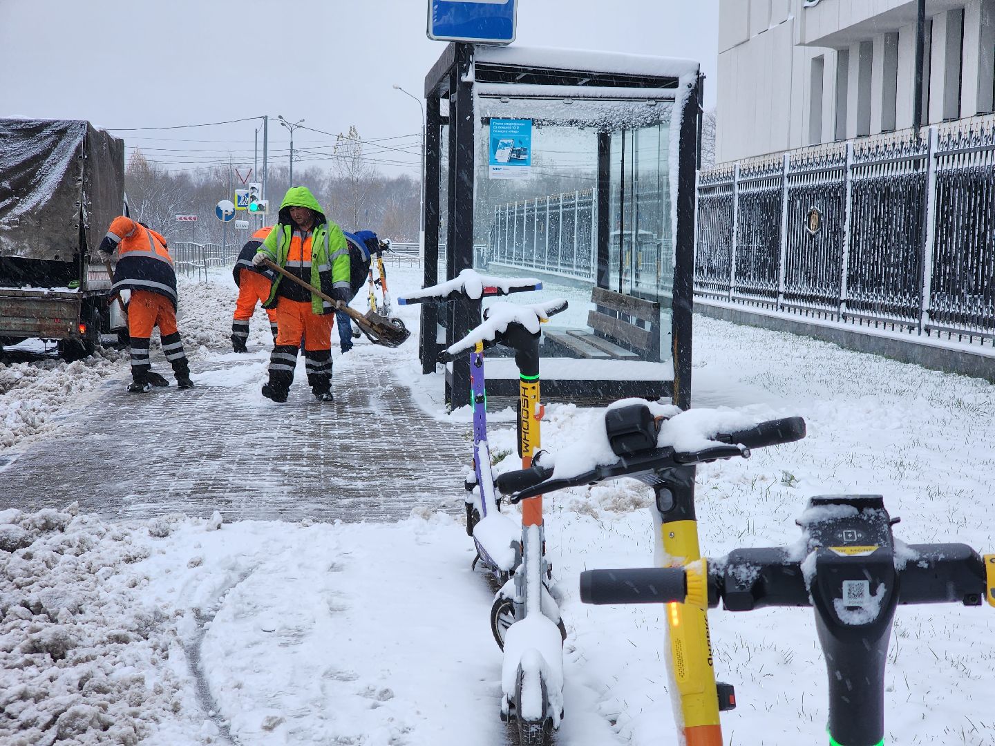 долгопрудный, коммунальщики, уборка снега, трактор, вертикалка,