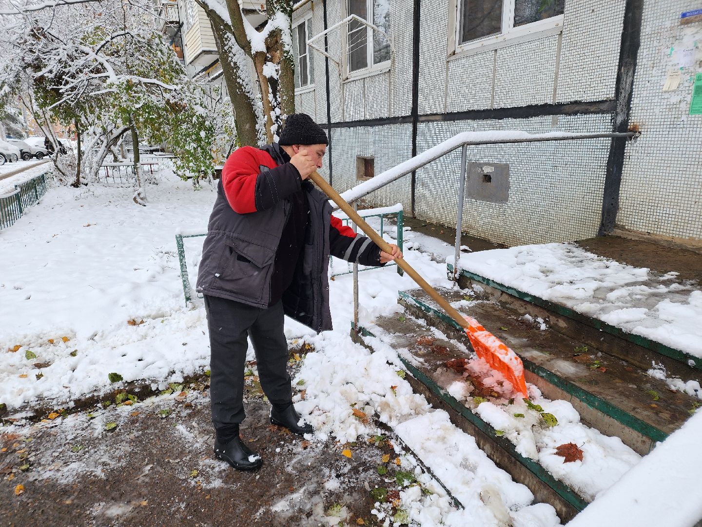 Чехов, городской округ Чехов, снегопад, уборка снега, чистка улиц, вывоз снега, дворники, уборочная техника, противогололедные материалы,Вертикалка, вертикальное видео, ЖКХ,