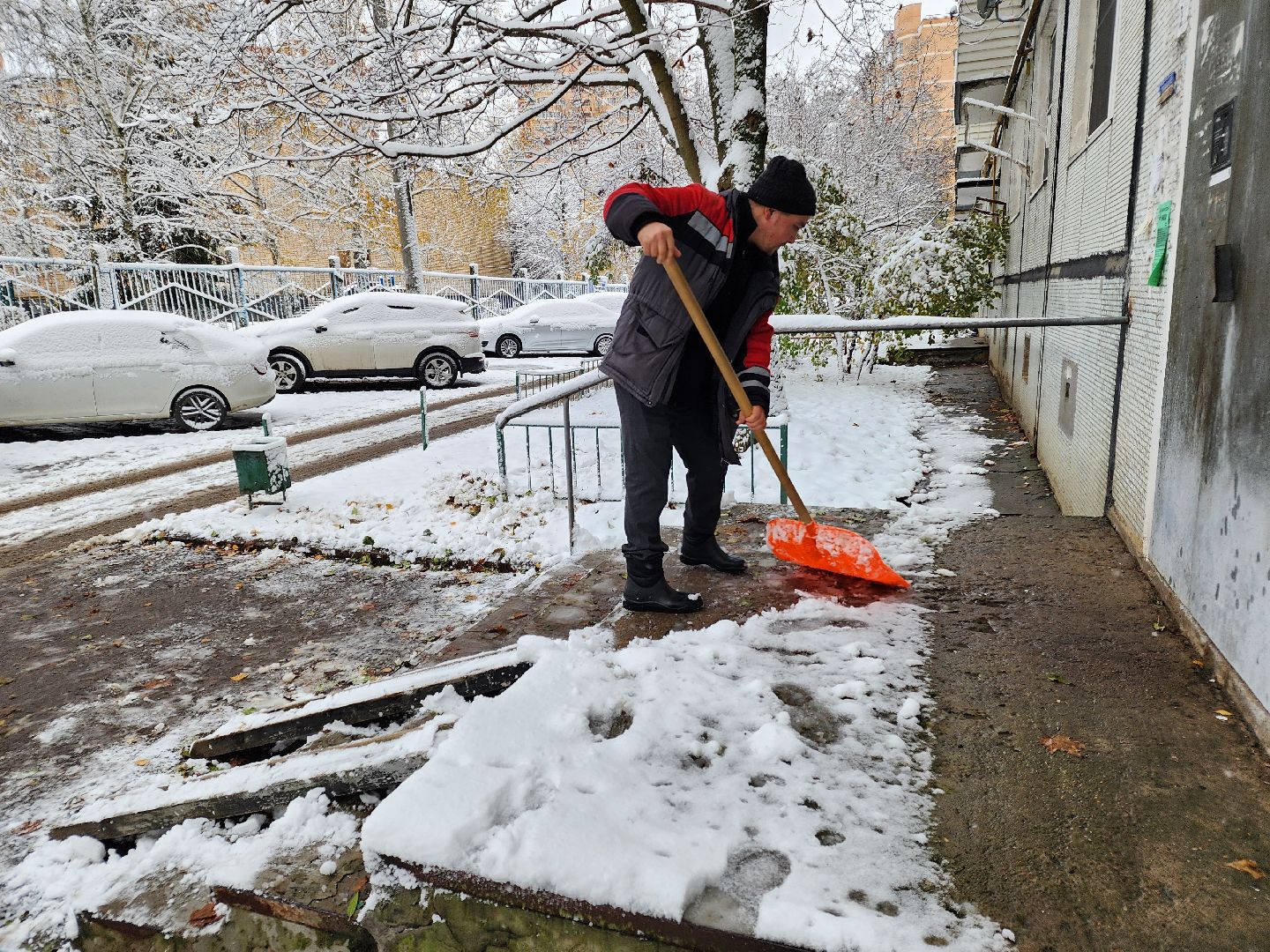 Чехов, городской округ Чехов, снегопад, уборка снега, чистка улиц, вывоз снега, дворники, уборочная техника, противогололедные материалы,Вертикалка, вертикальное видео, ЖКХ,