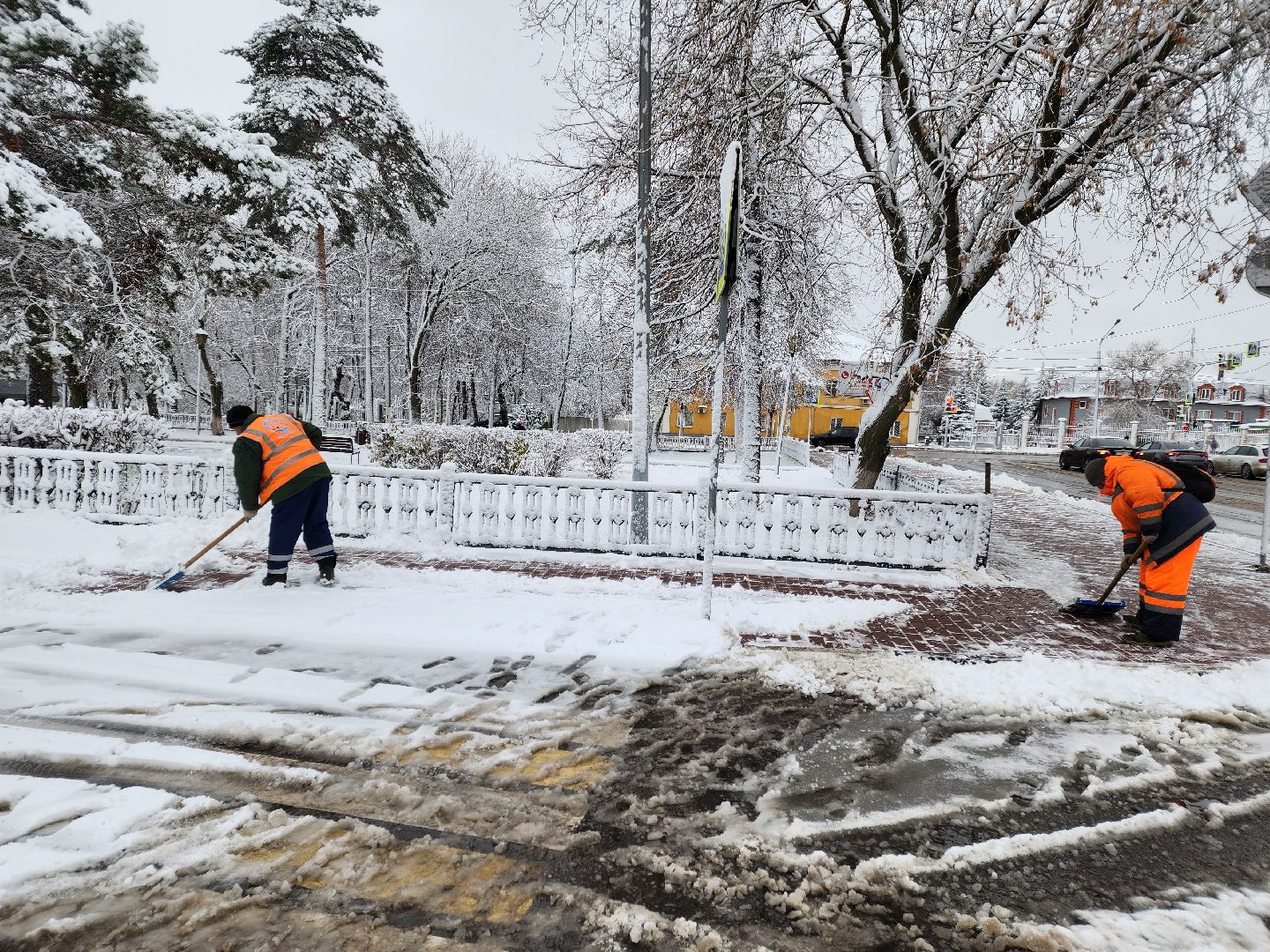 Чехов, городской округ Чехов, снегопад, уборка снега, чистка улиц, вывоз снега, дворники, уборочная техника, противогололедные материалы,Вертикалка, вертикальное видео, ЖКХ,