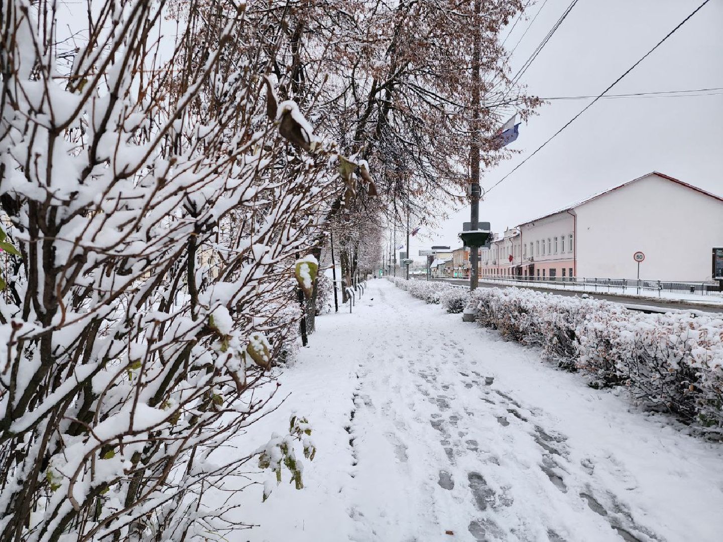 можайск, можайский городской округ, подмосковье, снег, первый снег, коммунальная техника, уборка снега, дворники, последствия непогоды, снегопад, первый снегопад, ЖКХ, вертикалки