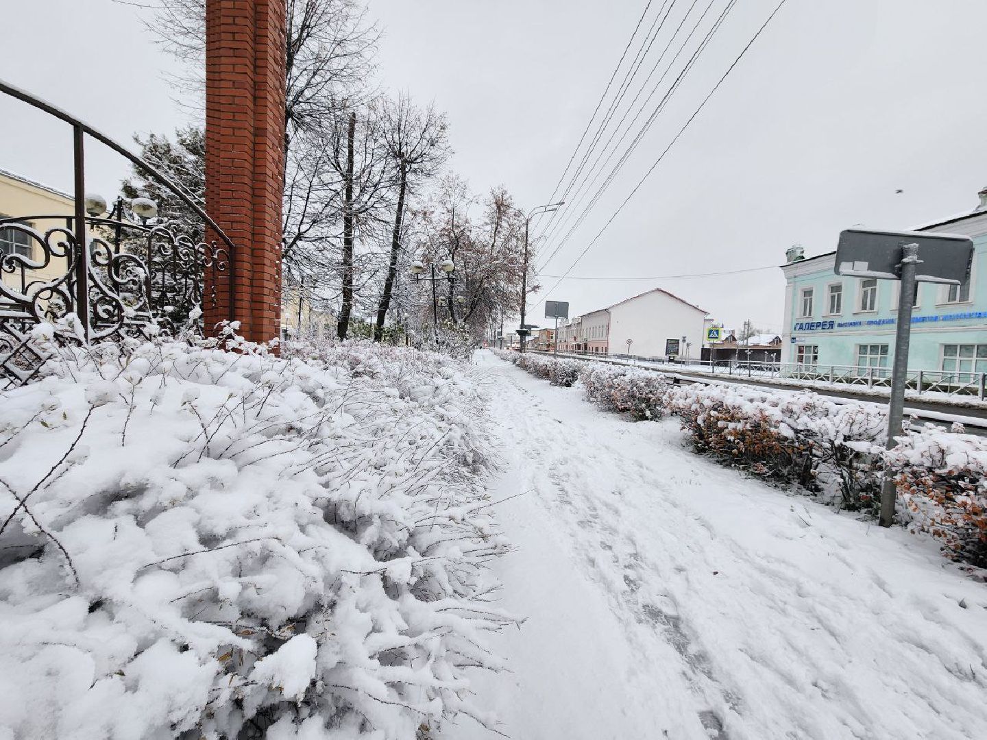 можайск, можайский городской округ, подмосковье, снег, первый снег, коммунальная техника, уборка снега, дворники, последствия непогоды, снегопад, первый снегопад, ЖКХ, вертикалки
