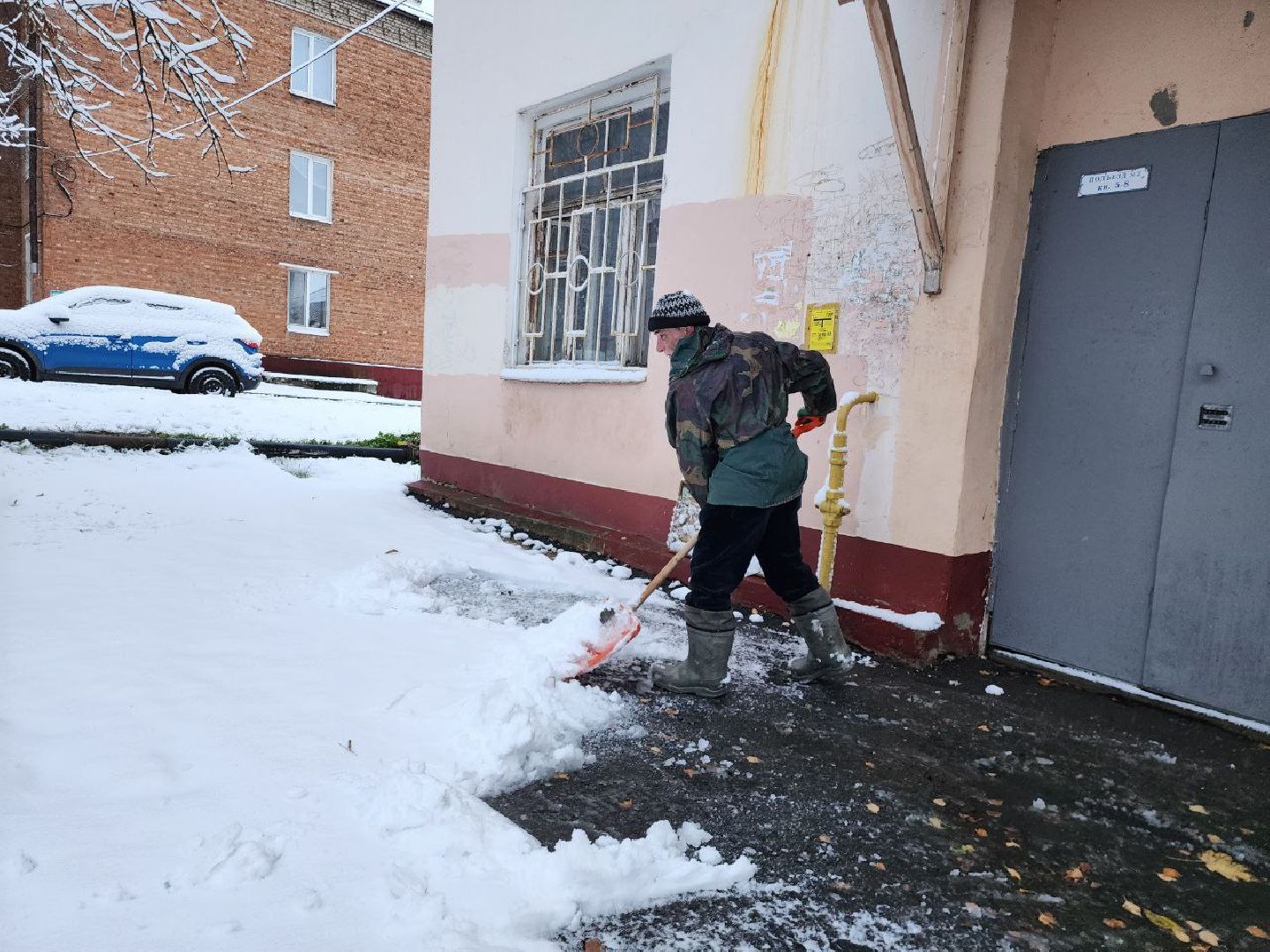 можайск, можайский городской округ, подмосковье, снег, первый снег, коммунальная техника, уборка снега, дворники, последствия непогоды, снегопад, первый снегопад, ЖКХ, вертикалки