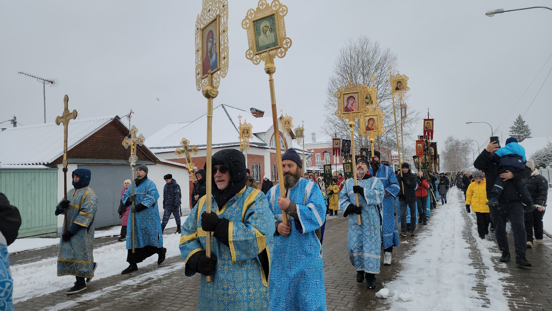 Коломна, день народного единства, казанская икона божией матери, крестный ход, вертикалка,