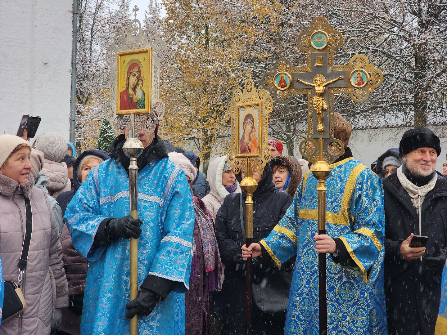 Коломна, день народного единства, казанская икона божией матери, крестный ход, вертикалка,