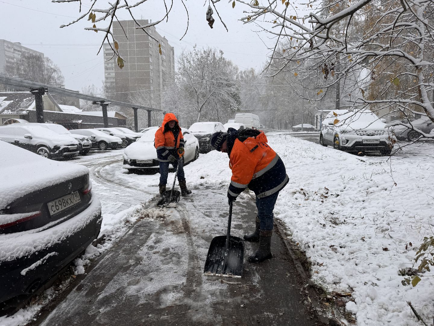 Одинцово, Уборка снега, Первый снегопад,вертикалка, вертикальное видео, коммунальщики,
