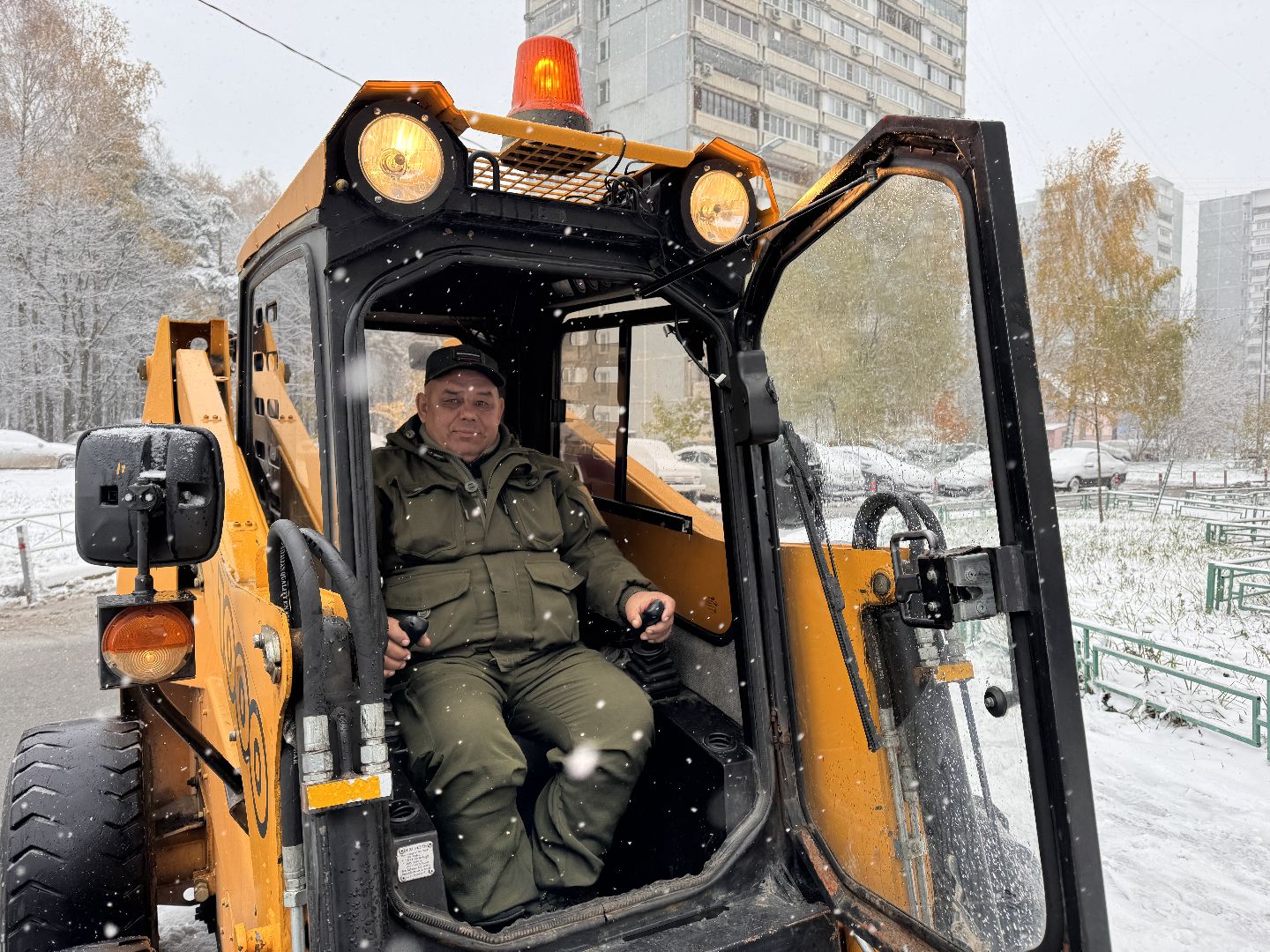 Одинцово, Уборка снега, Первый снегопад,вертикалка, вертикальное видео, коммунальщики,