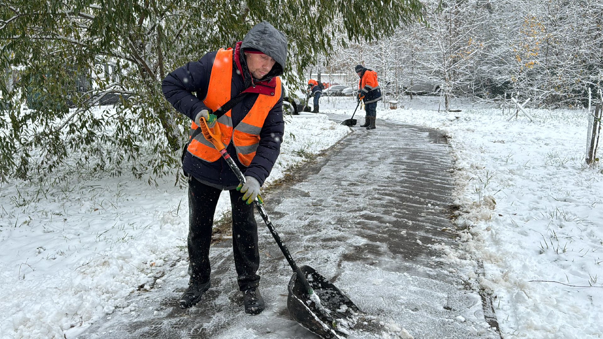 Одинцово, Уборка снега, Первый снегопад,вертикалка, вертикальное видео, коммунальщики,