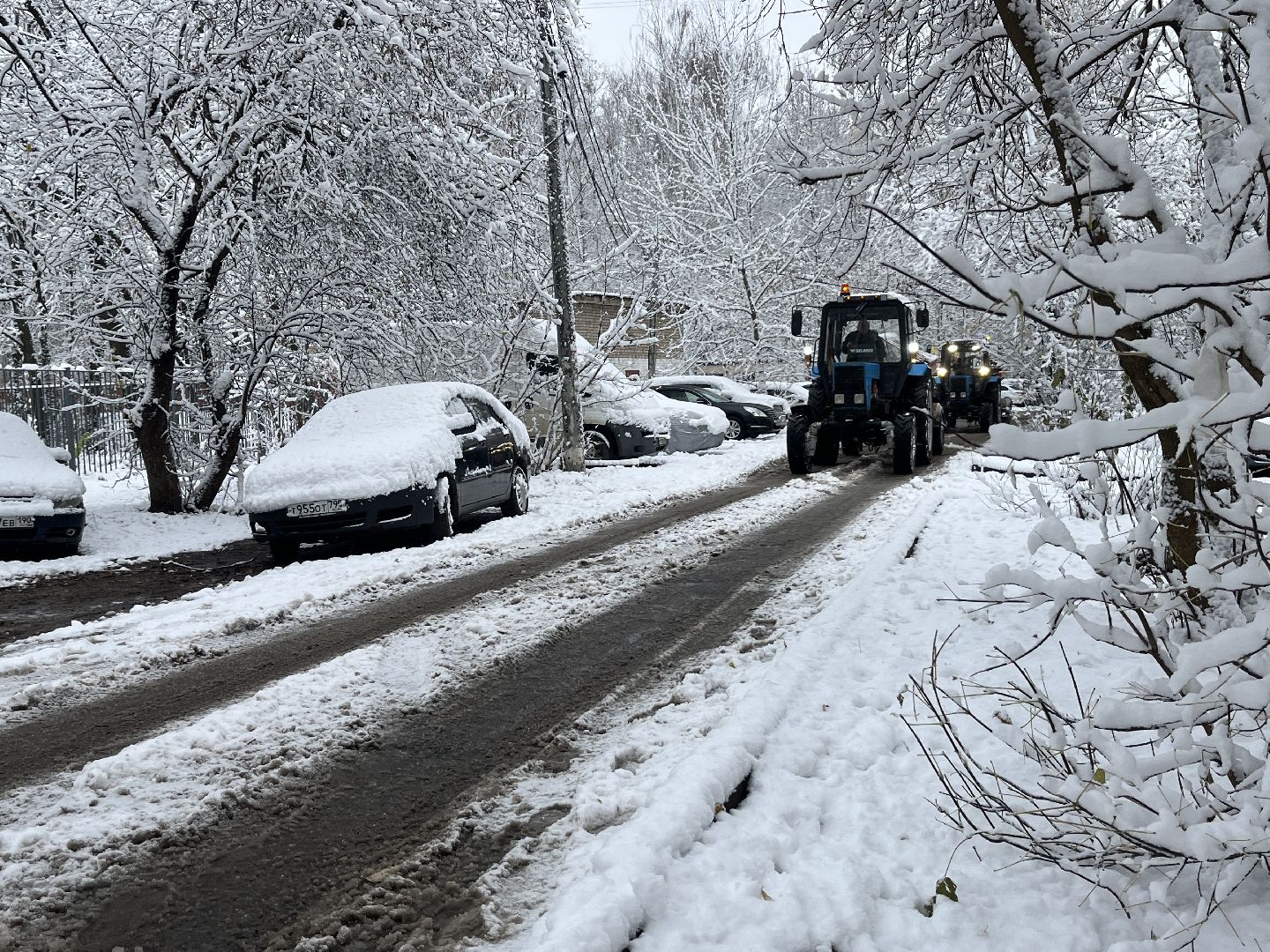 снегопад, жкх, уборка дворов, коммунальная служба, наро-фоминск, наро-фоминский городской округ,вертикалка, Вертикальное видео, Первый снег, Снегопад,
