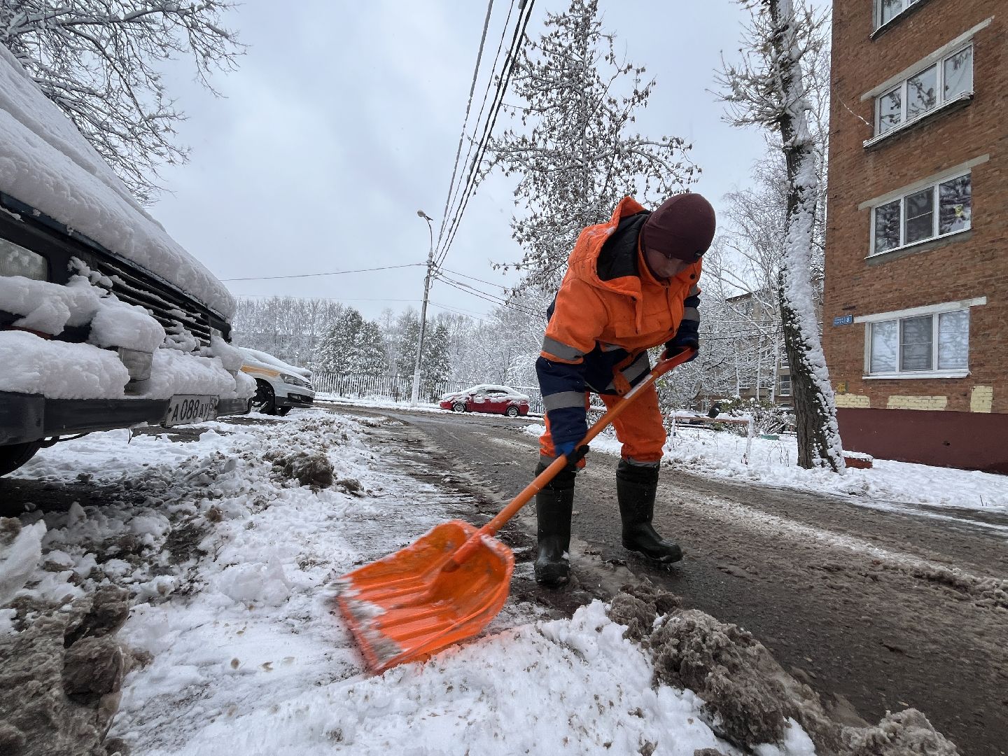 снегопад, жкх, уборка дворов, коммунальная служба, наро-фоминск, наро-фоминский городской округ,вертикалка, Вертикальное видео, Первый снег, Снегопад,