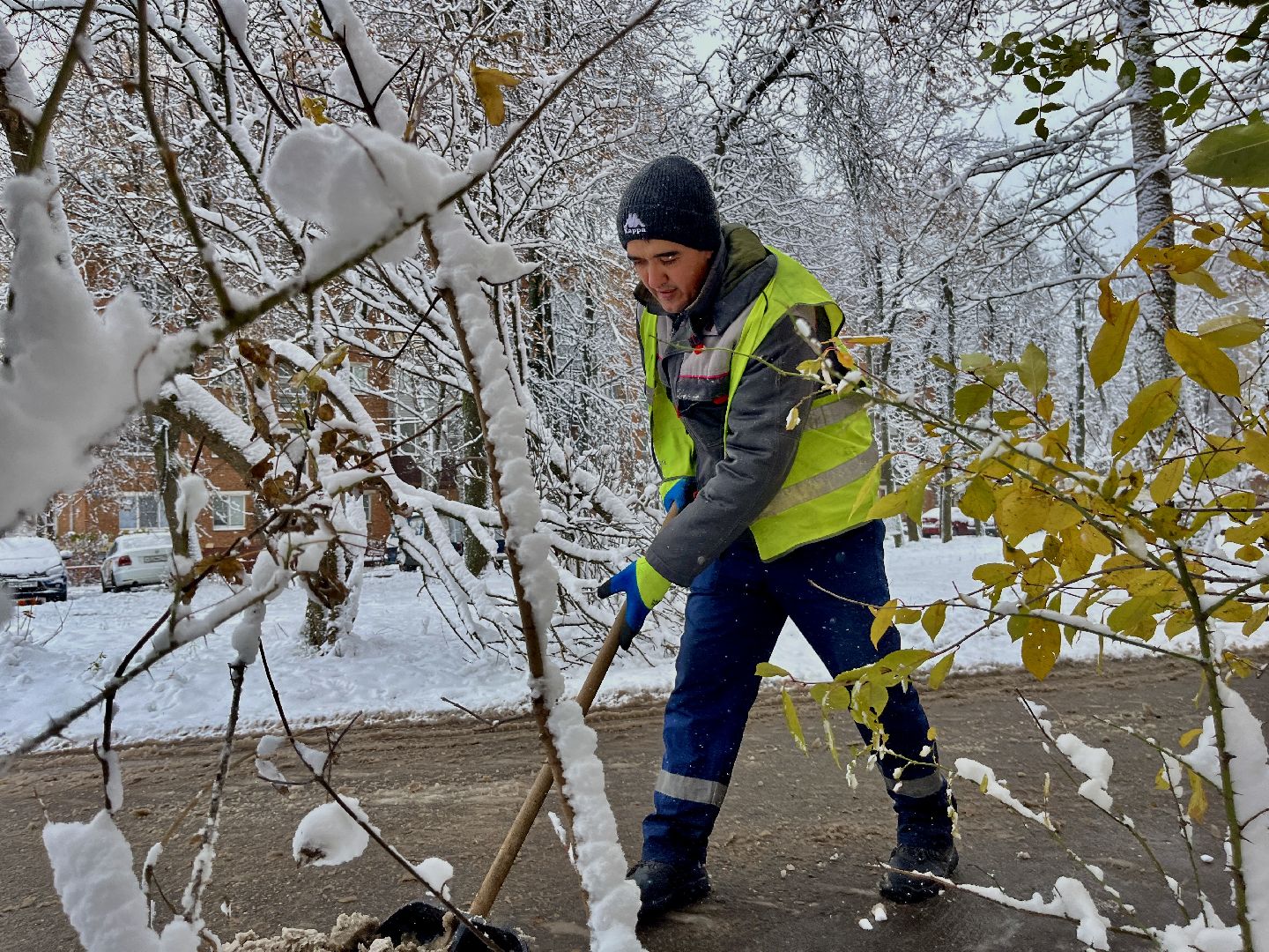 снегопад, жкх, уборка дворов, коммунальная служба, наро-фоминск, наро-фоминский городской округ,вертикалка, Вертикальное видео, Первый снег, Снегопад,
