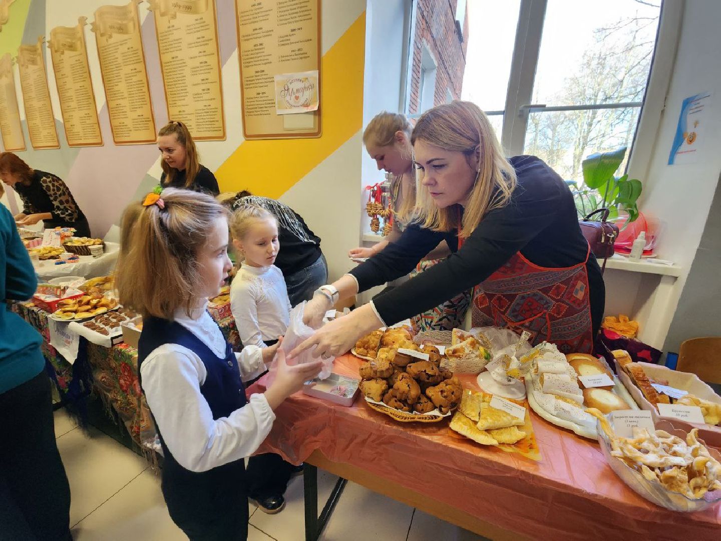 можайск, можайский городской округ, подмосковье, благотворительная ярмарка, спецоперация, школы, школьники, доброе дело, дети, вертикалки,