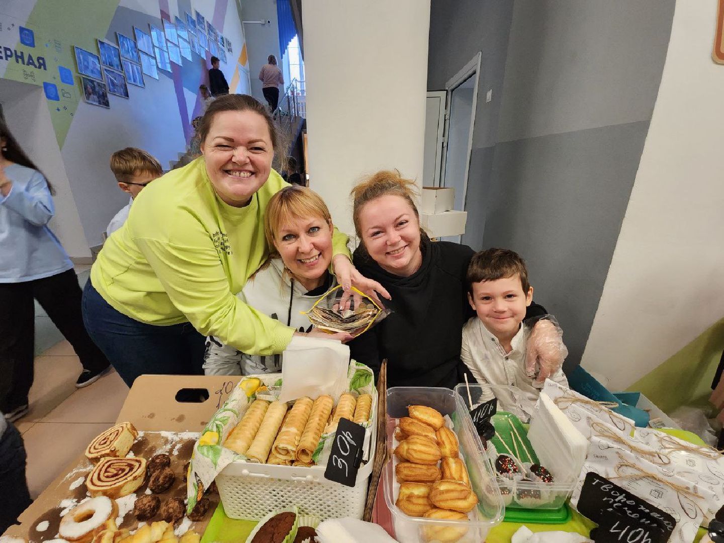 можайск, можайский городской округ, подмосковье, благотворительная ярмарка, спецоперация, школы, школьники, доброе дело, дети, вертикалки,