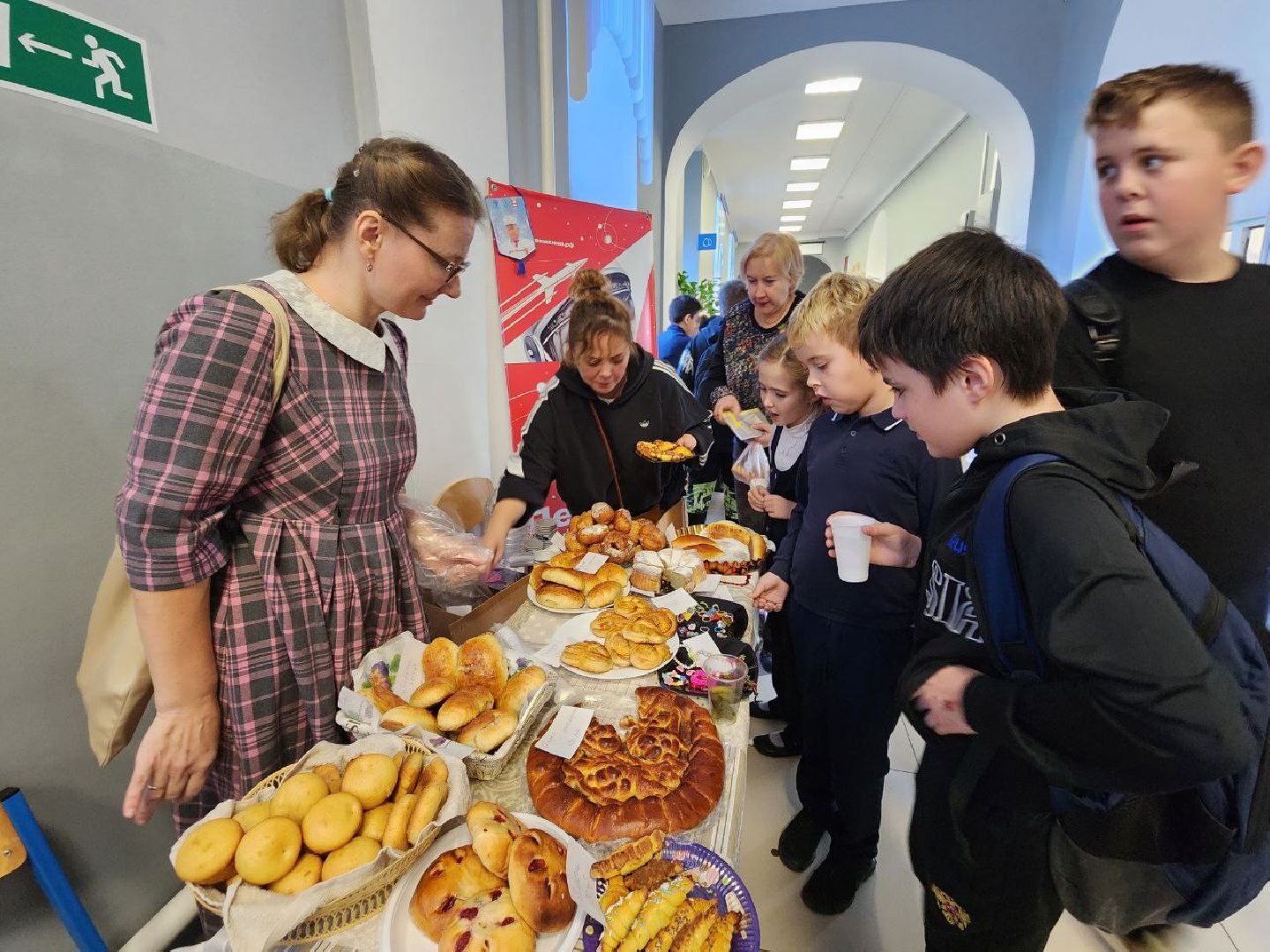 можайск, можайский городской округ, подмосковье, благотворительная ярмарка, спецоперация, школы, школьники, доброе дело, дети, вертикалки,