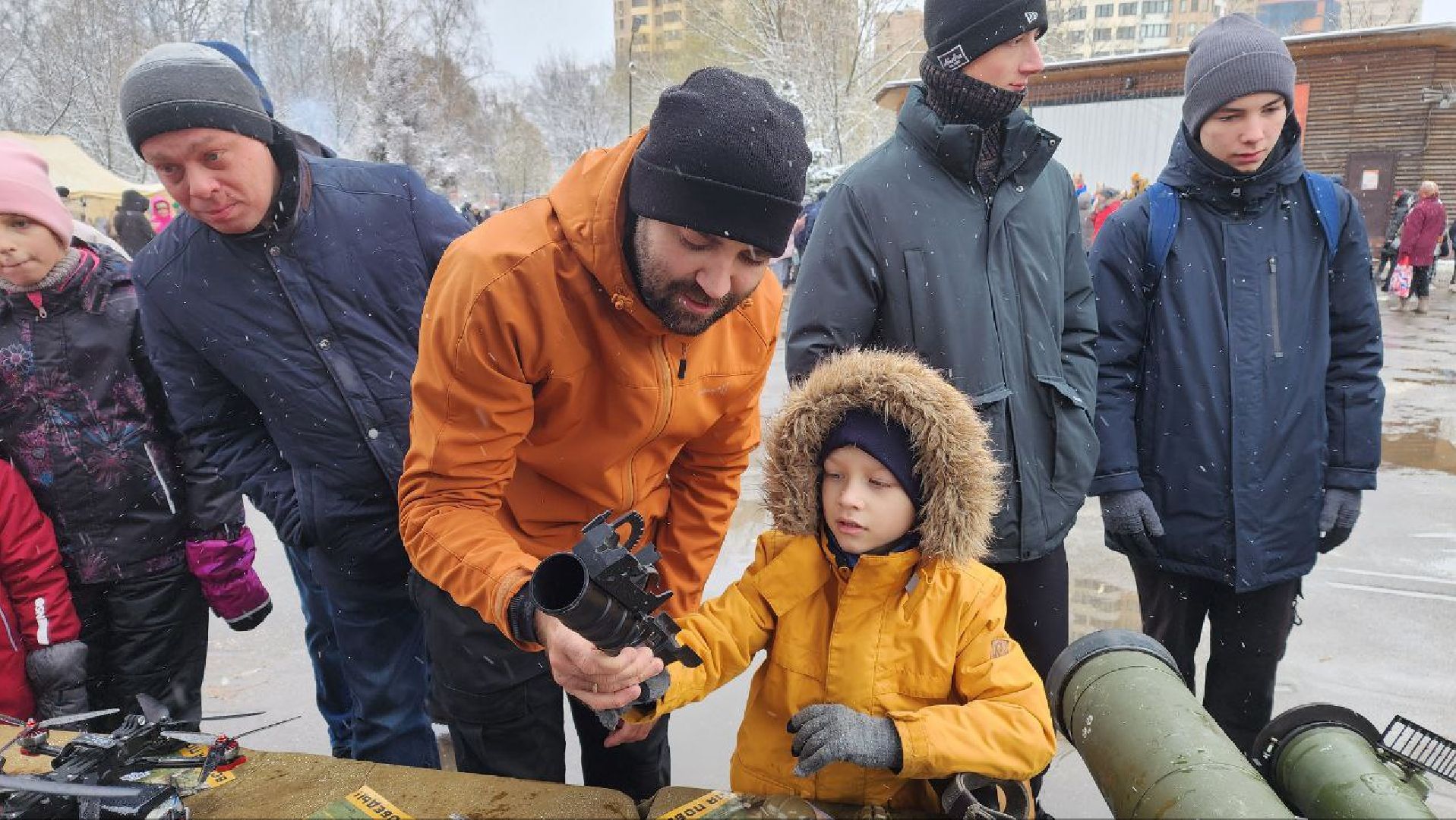 Реутов, день народного единства, Праздник, вертикалки, праздник в парке, мастер-класс, СВО, гуманитарная помощь, дроны,