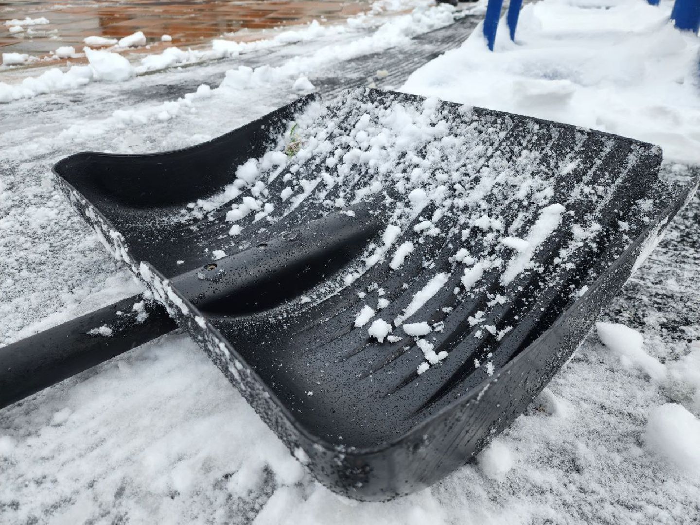 можайск, можайский городской округ, подмосковье, парк, уборка снега, последствия снегопада, первый снег, уборка территории, погода, парк ривьера, ЖКХ, вертикалки,