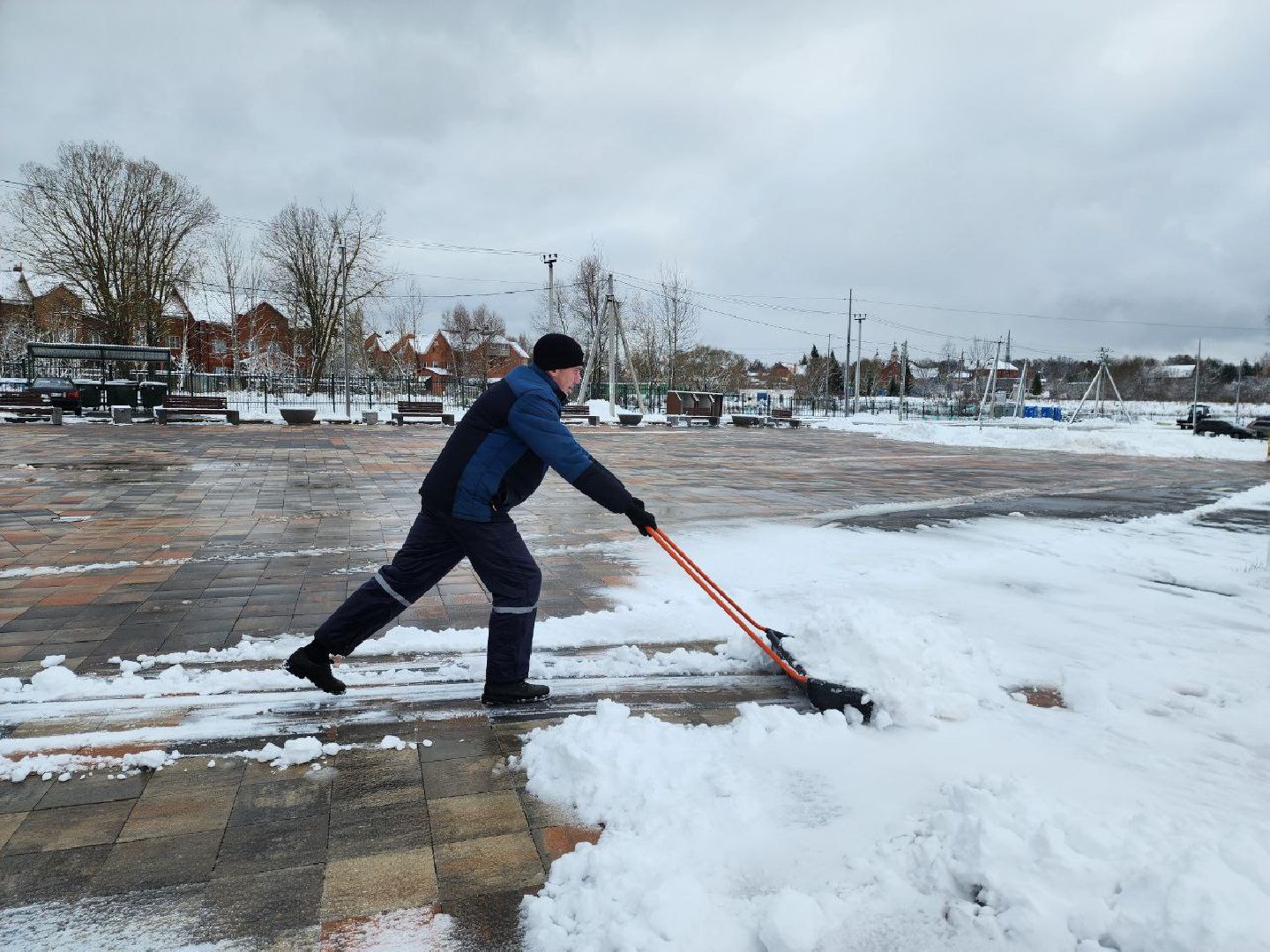 можайск, можайский городской округ, подмосковье, парк, уборка снега, последствия снегопада, первый снег, уборка территории, погода, парк ривьера, ЖКХ, вертикалки,