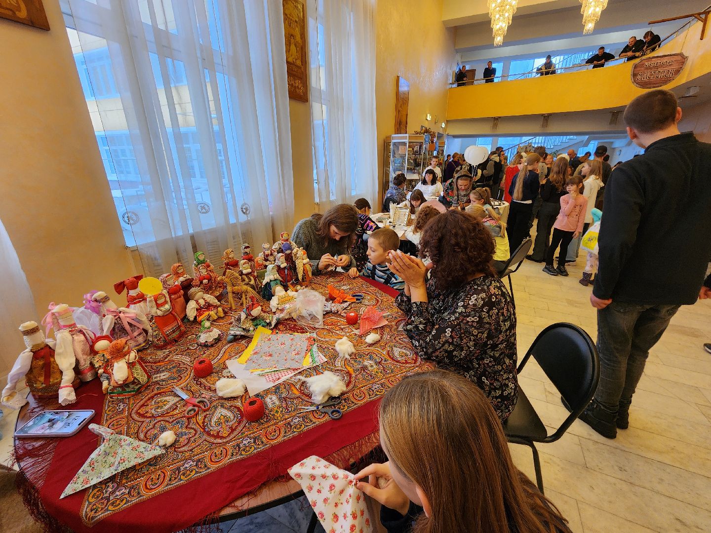 Чехов, дворец культуры дружба, день народного единства, мастер-классы, каллиграфия, тряпичные куклы, фланкировка шашками, сыродавленное масло, народные забавы, средневековое оружие, выставка, ярмарка,вертикалки, вертикальное видео,