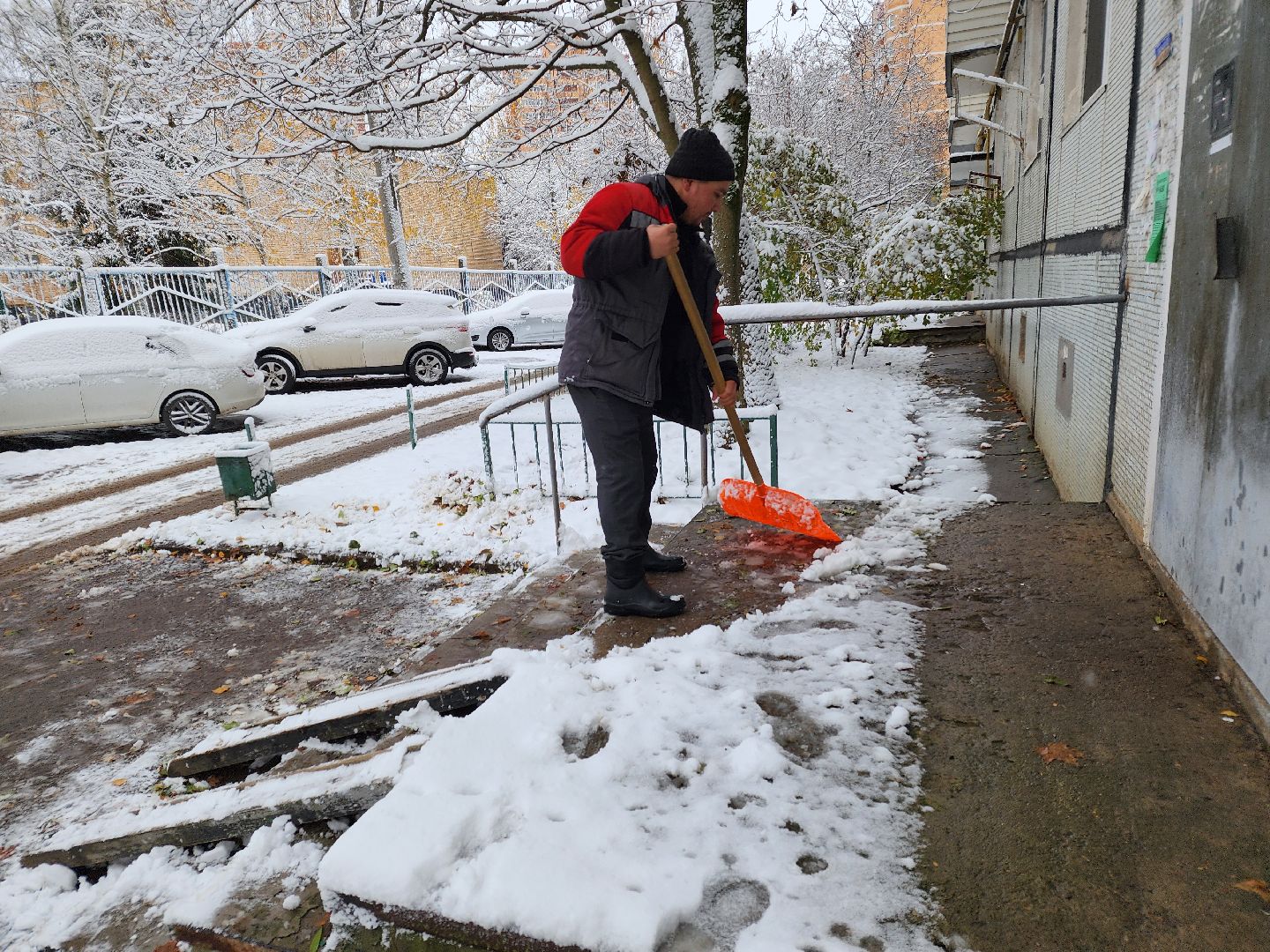 Чехов, снегопад, уборка снега, уборочная техника, уборочная кампания, очистка проездов и проходов, противогололедные материалы, дворники, спецтехника, подготовка к зимнему периоду, вертикалка, вертикальное видео,