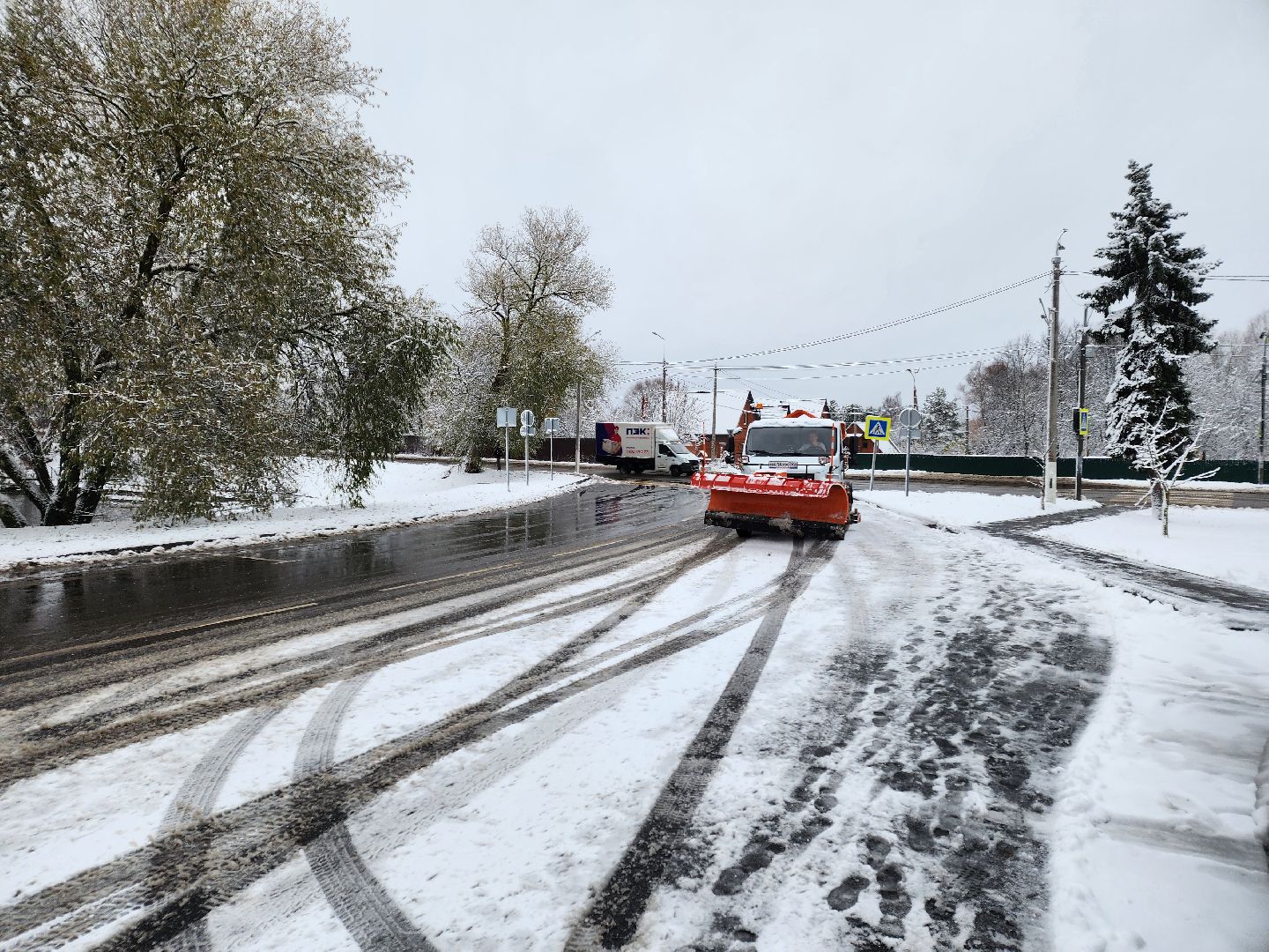 Чехов, снегопад, уборка снега, уборочная техника, уборочная кампания, очистка проездов и проходов, противогололедные материалы, дворники, спецтехника, подготовка к зимнему периоду, вертикалка, вертикальное видео,