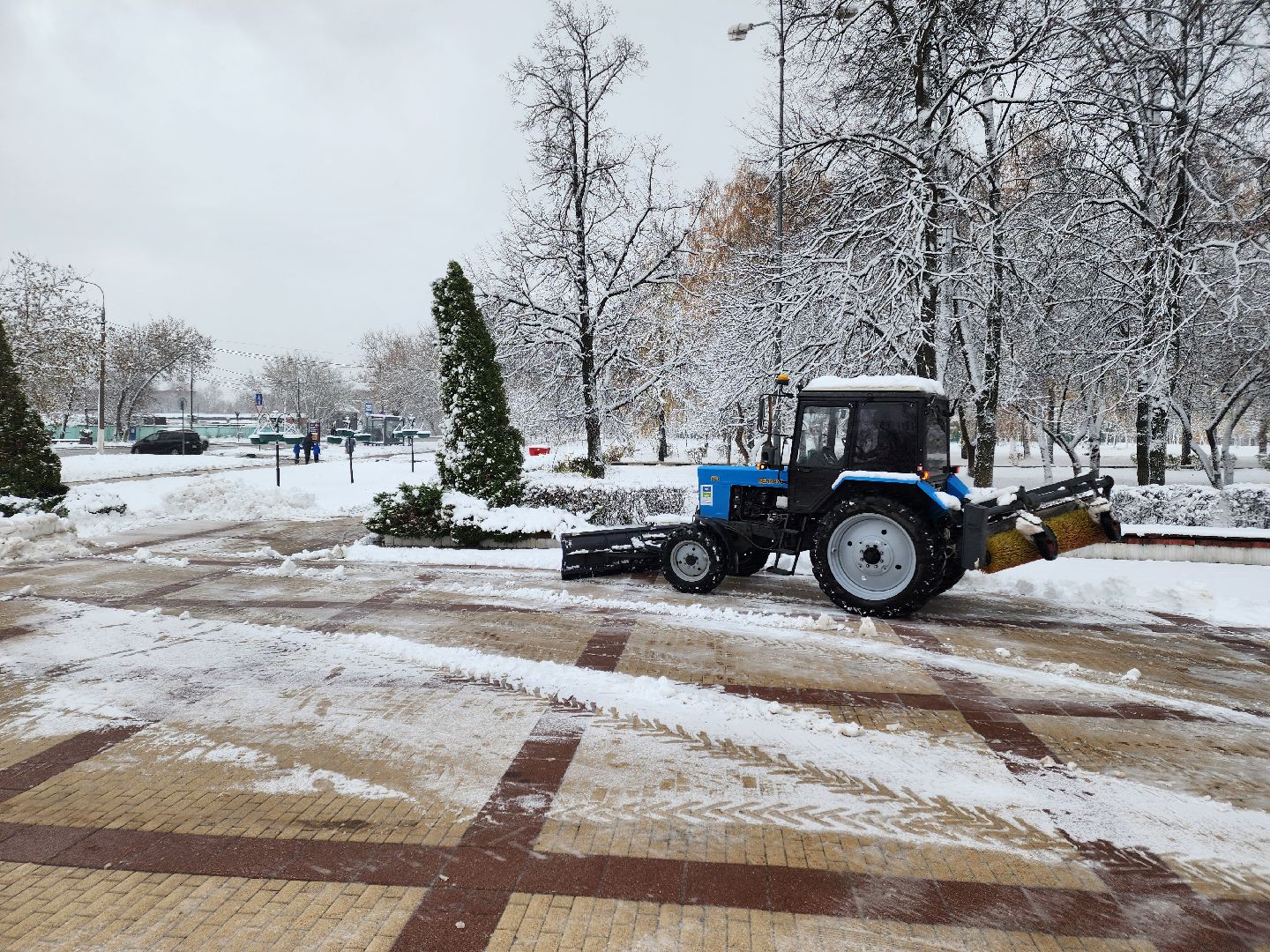 Чехов, снегопад, уборка снега, уборочная техника, уборочная кампания, очистка проездов и проходов, противогололедные материалы, дворники, спецтехника, подготовка к зимнему периоду, вертикалка, вертикальное видео,