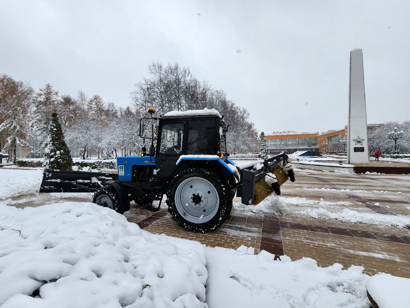 Чехов, снегопад, уборка снега, уборочная техника, уборочная кампания, очистка проездов и проходов, противогололедные материалы, дворники, спецтехника, подготовка к зимнему периоду, вертикалка, вертикальное видео,