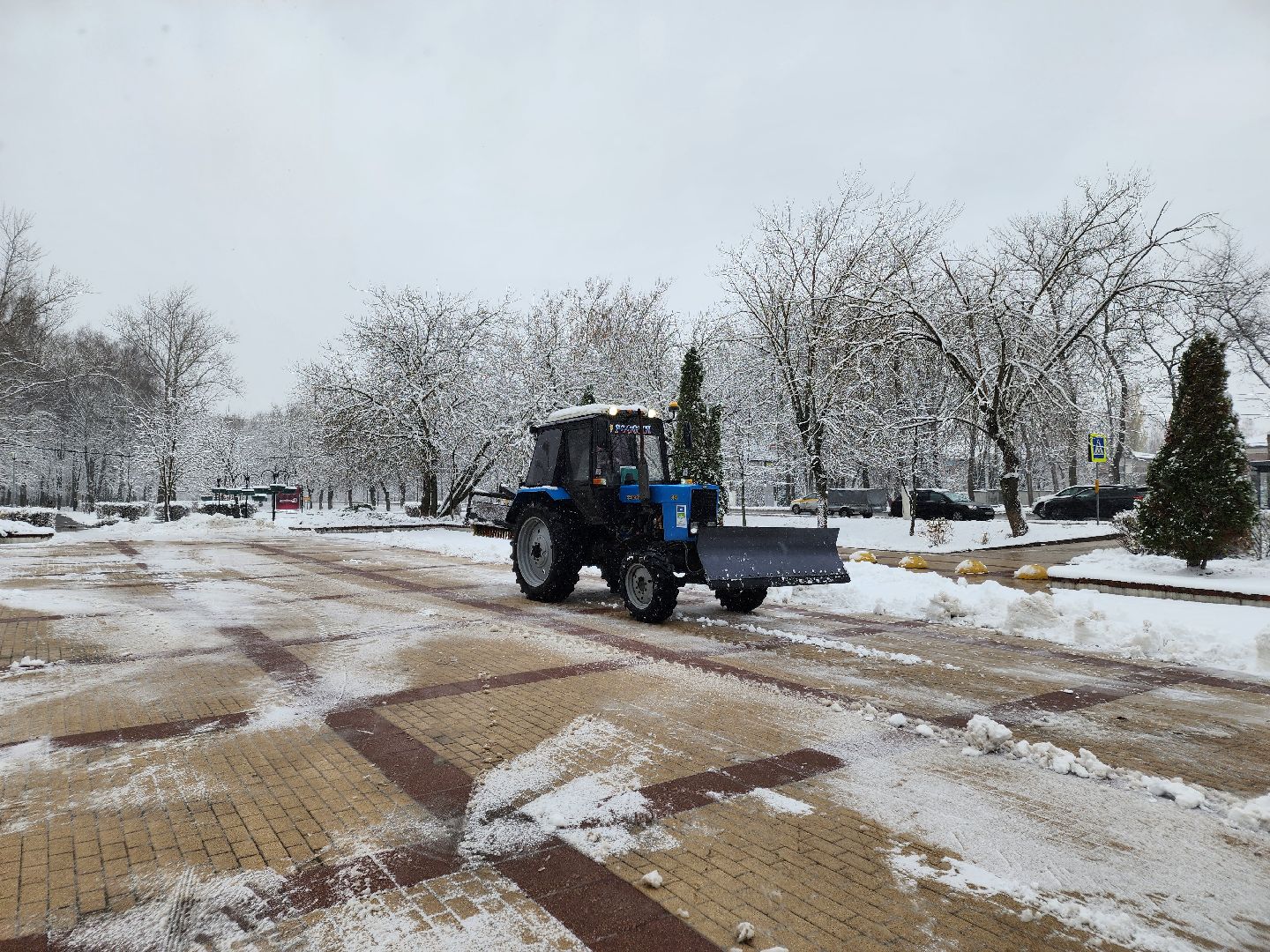 Чехов, снегопад, уборка снега, уборочная техника, уборочная кампания, очистка проездов и проходов, противогололедные материалы, дворники, спецтехника, подготовка к зимнему периоду, вертикалка, вертикальное видео,