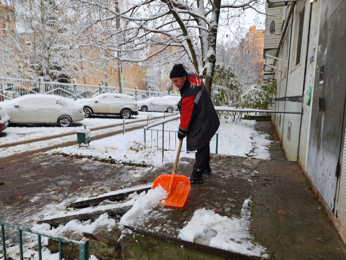 Чехов, снегопад, уборка снега, уборочная техника, уборочная кампания, очистка проездов и проходов, противогололедные материалы, дворники, спецтехника, подготовка к зимнему периоду, вертикалка, вертикальное видео,
