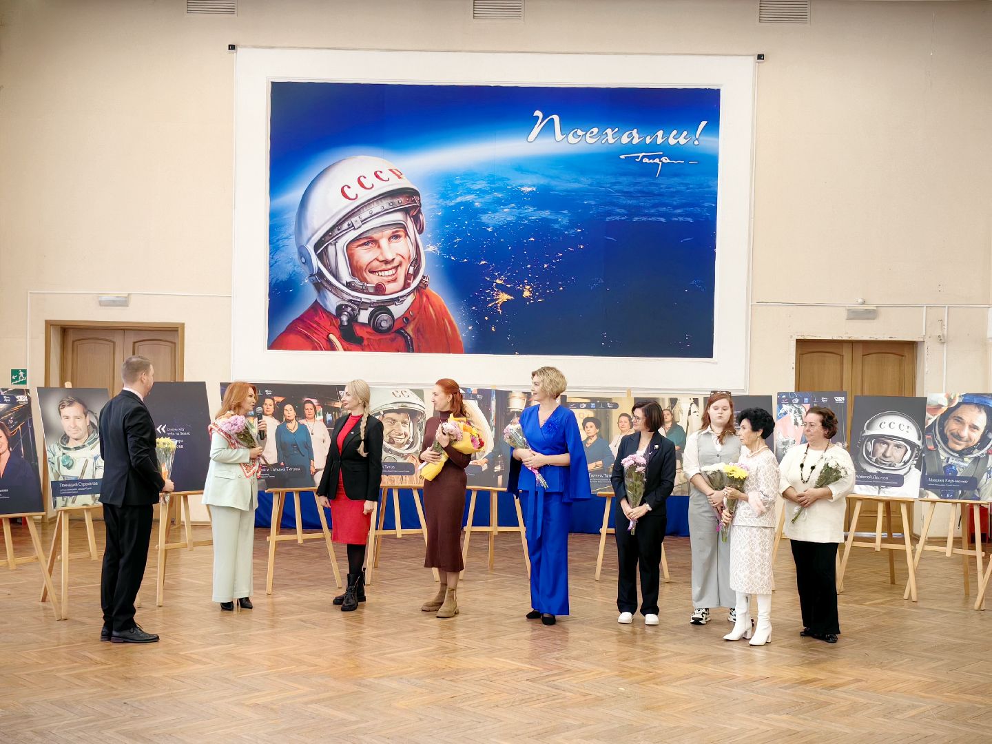 проект, жена героя, фотовыставка, дом космонавтов, герои, открытие выставки, вертикалки