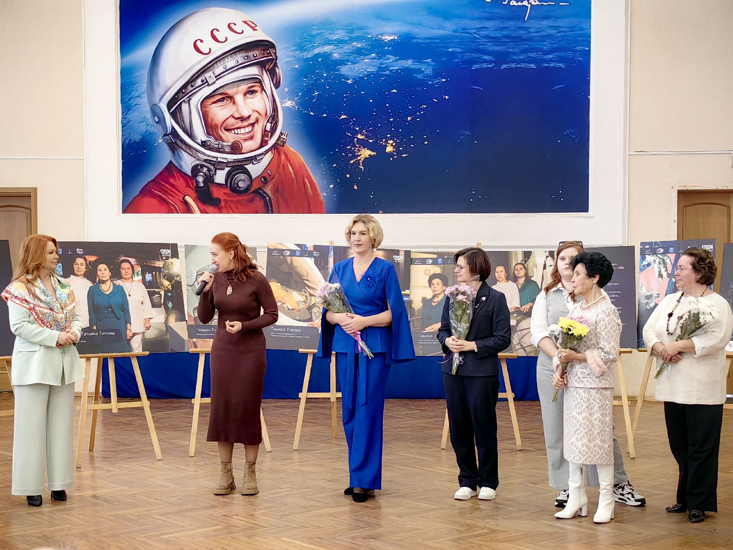 проект, жена героя, фотовыставка, дом космонавтов, герои, открытие выставки, вертикалки