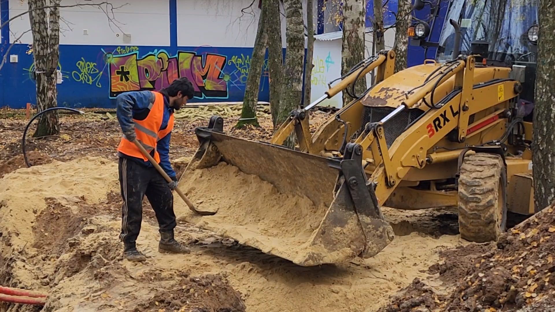 Чехов, микрорайон Губернский, лесопарк, лесопарковая зона отдыха, строительство, благоустройство, прокладка инженерных сетей, электроснабжение, региональная программа Парки в лесу, вертикалка, вертикальное видео,