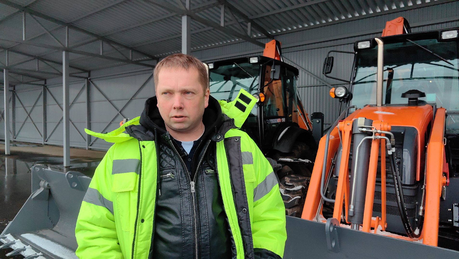 зимний сезон, снегоуборочная техника, автопарк, самосвал, трактор, погрузчик, вертикалки