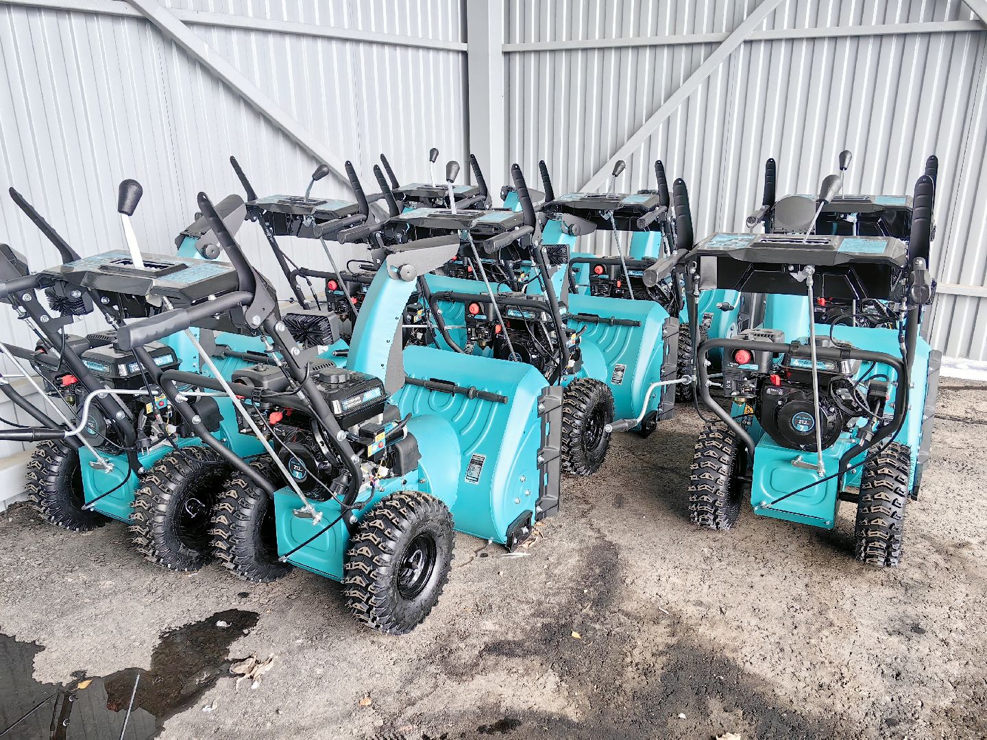 зимний сезон, снегоуборочная техника, автопарк, самосвал, трактор, погрузчик, вертикалки