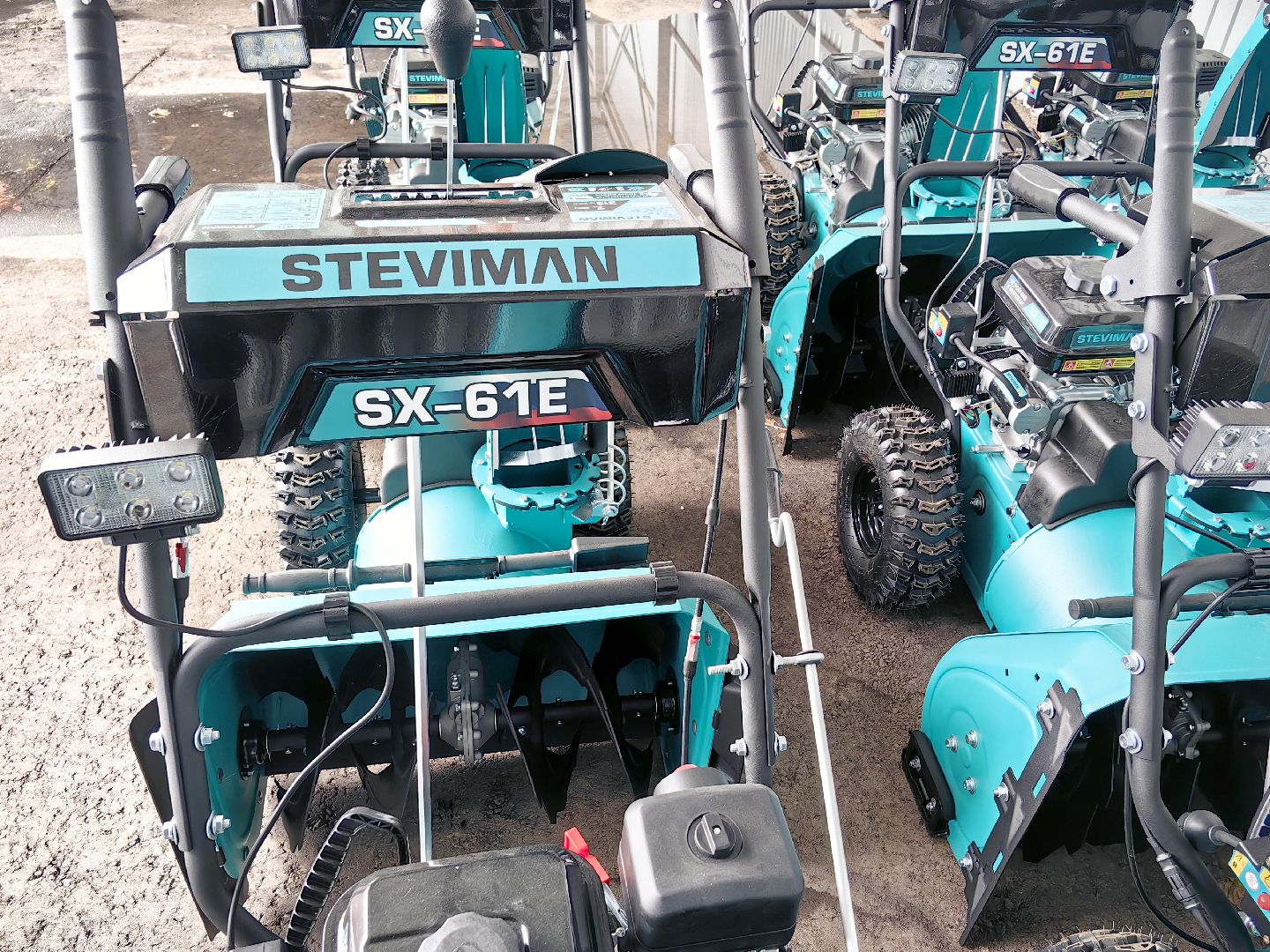 зимний сезон, снегоуборочная техника, автопарк, самосвал, трактор, погрузчик, вертикалки