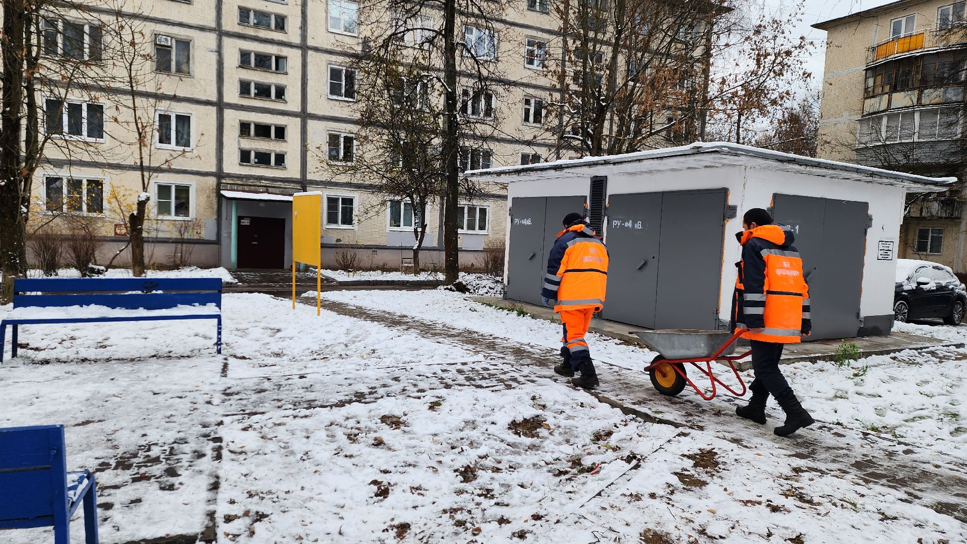 тротуар, гололед, реагенты, безопасность пешеходов, вертикалка,