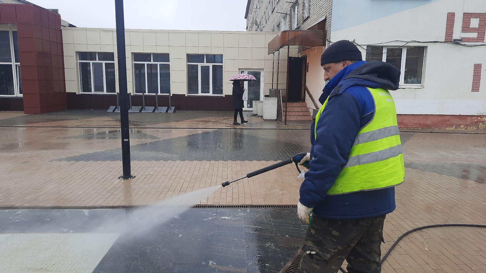 Шатура, Уборка улиц. мойка сухого фонтана